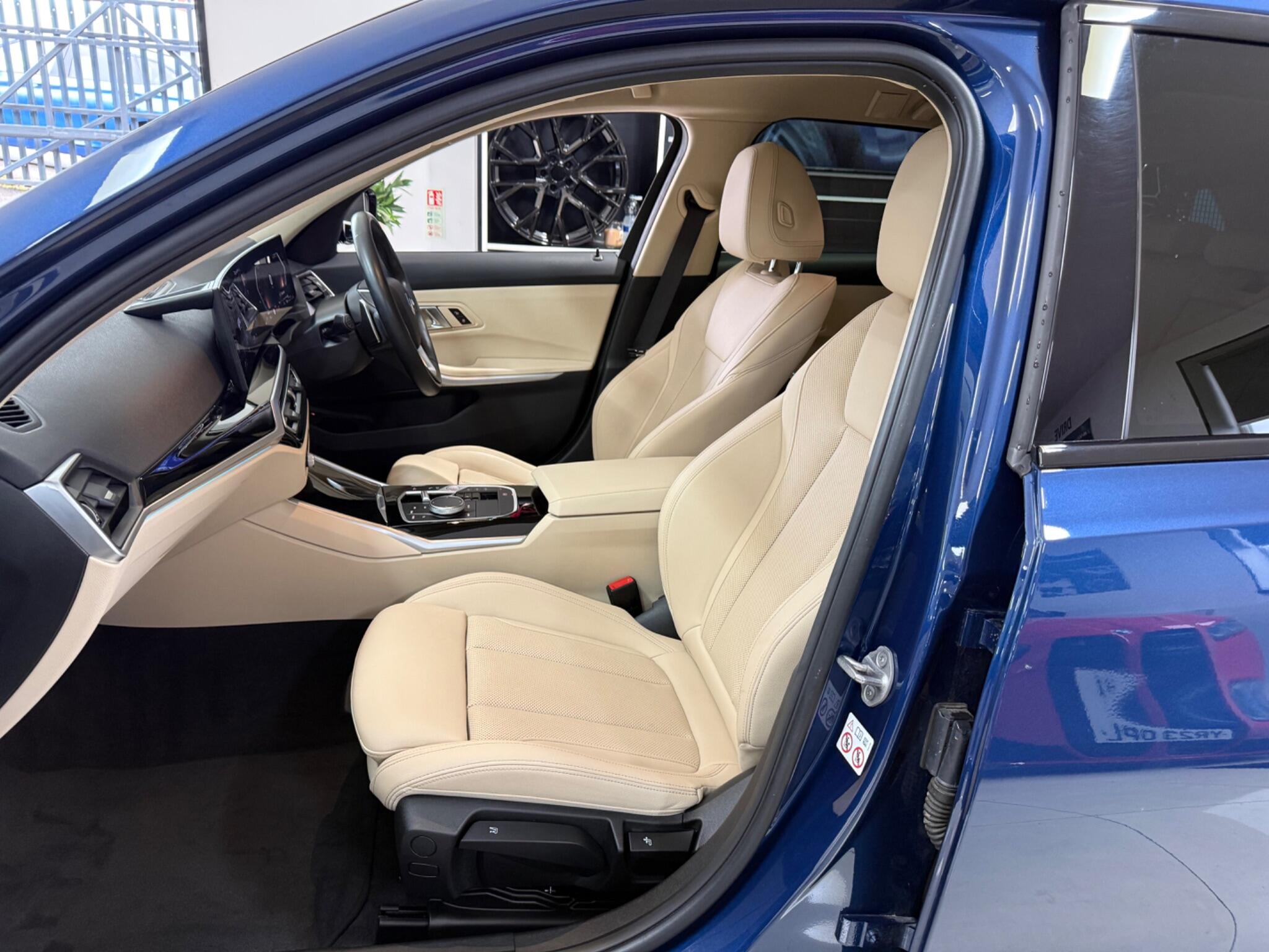 BMW 3 Series view 36