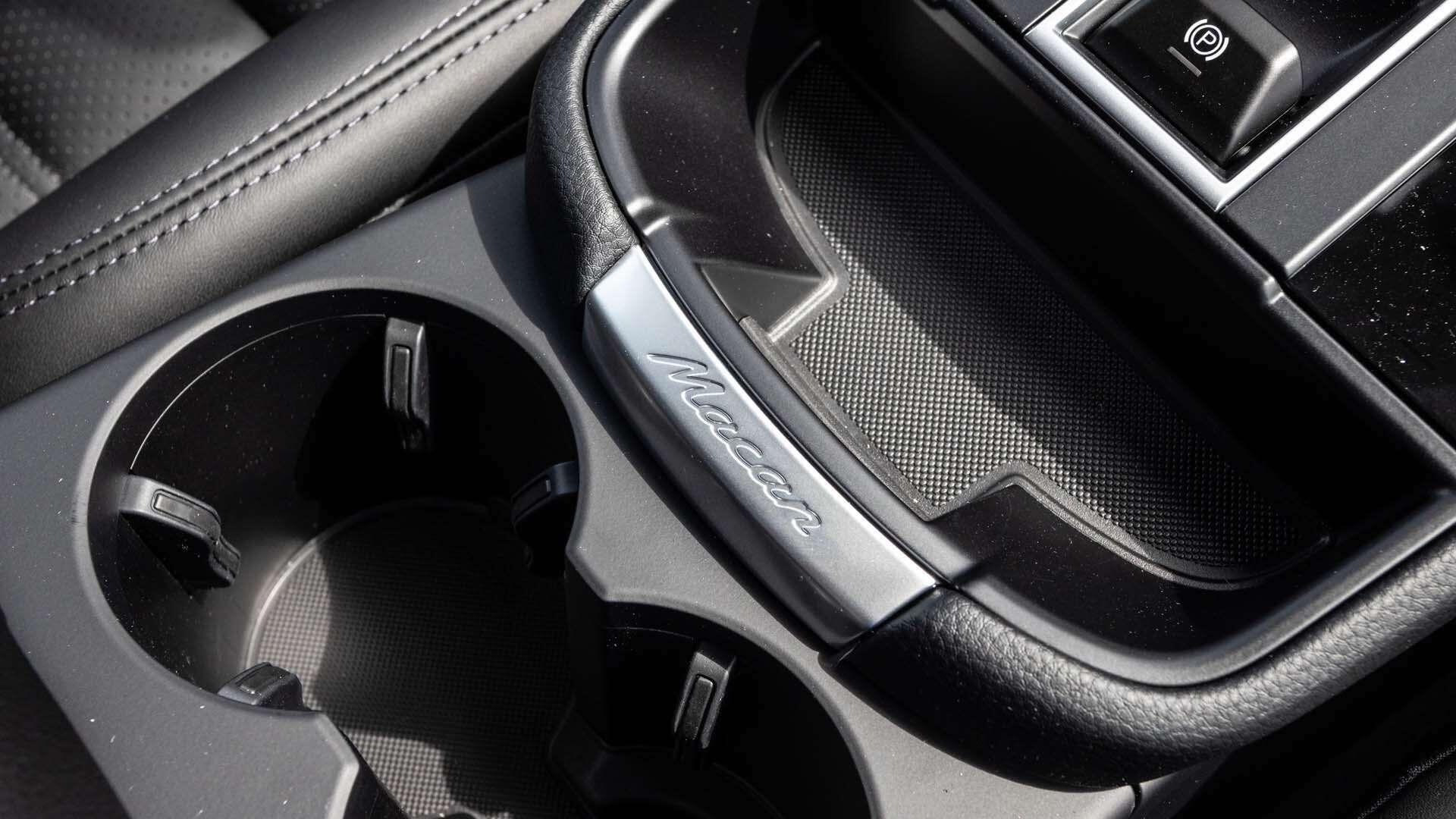 Porsche Macan view 11