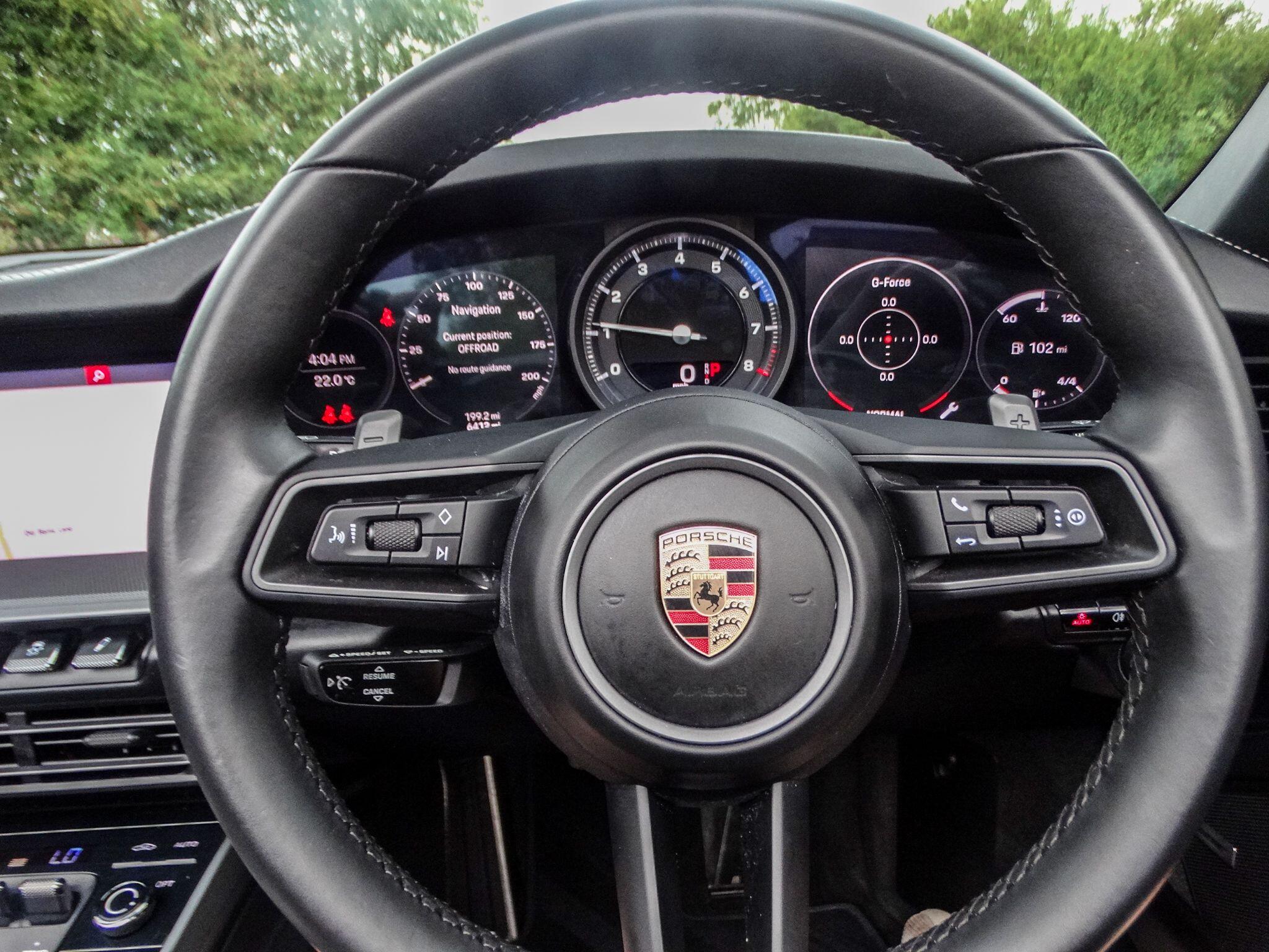 Porsche 911 view 7