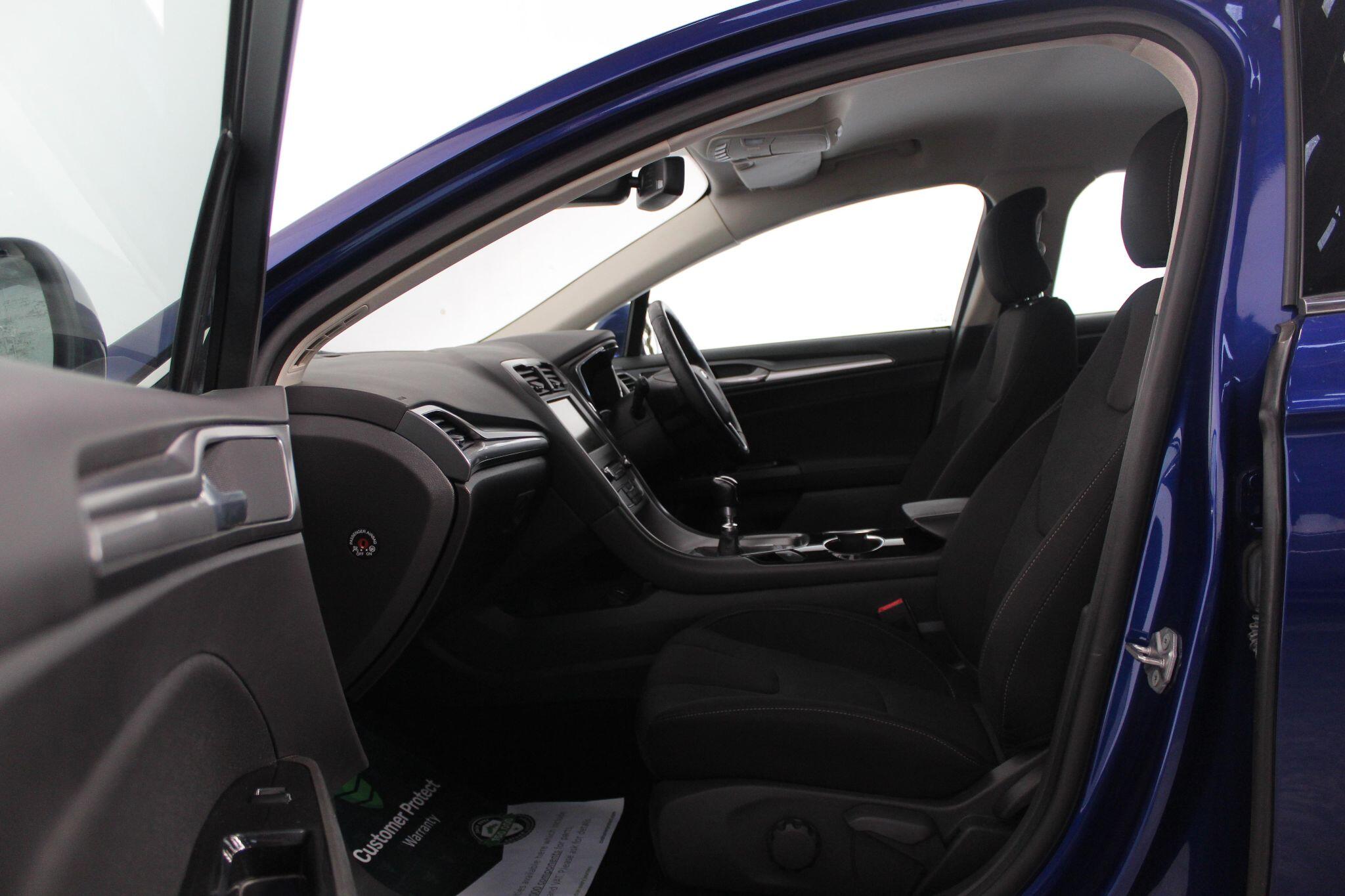 Ford Mondeo view 48