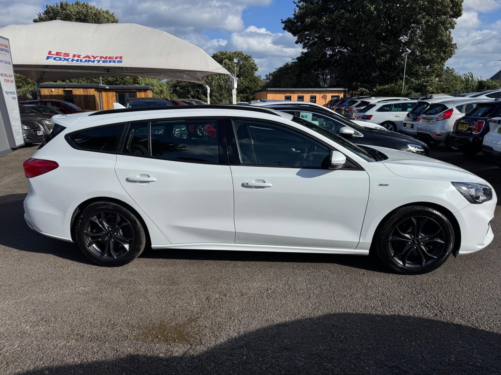 Ford Focus view 14