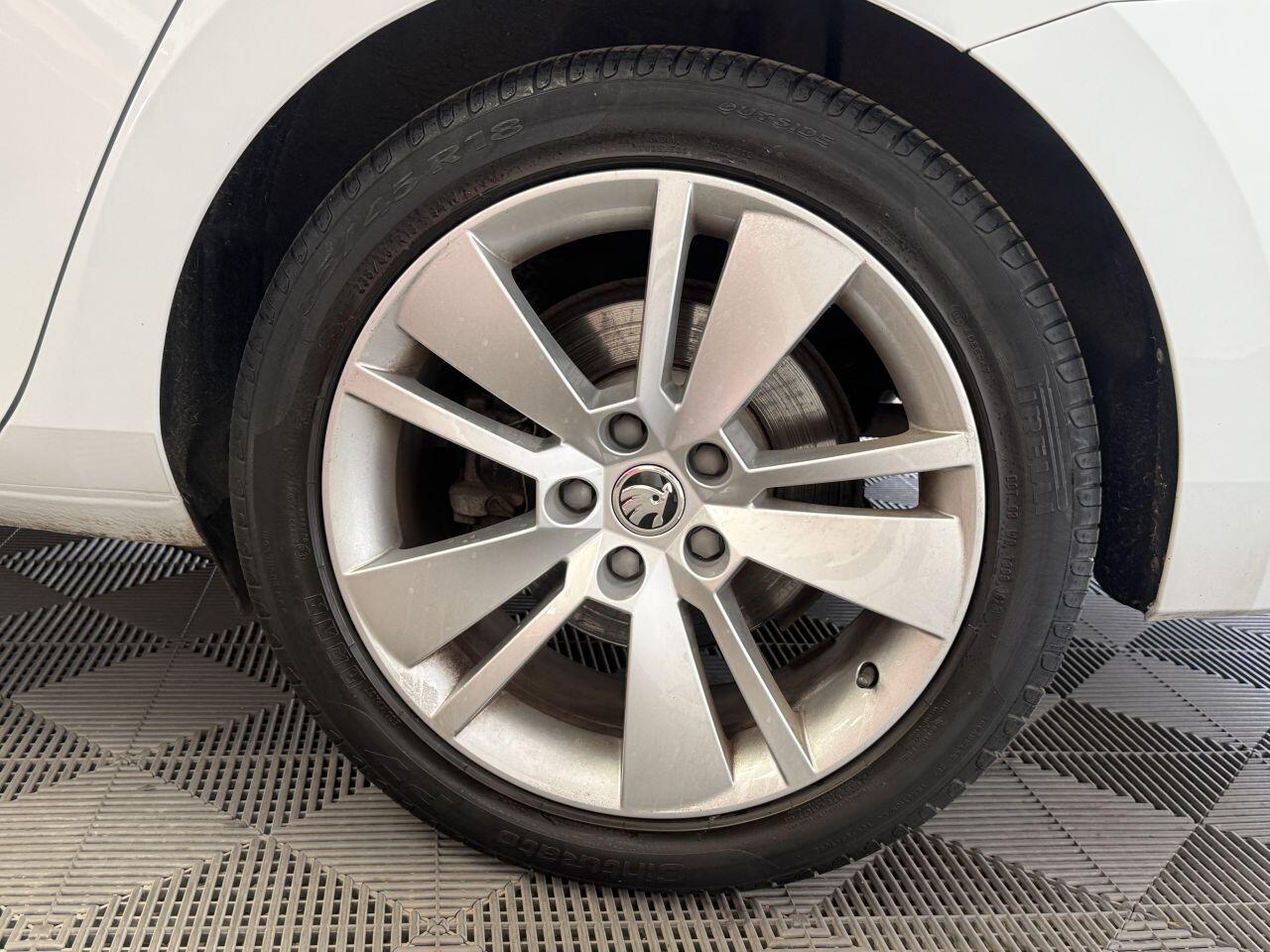 Skoda Superb view 21