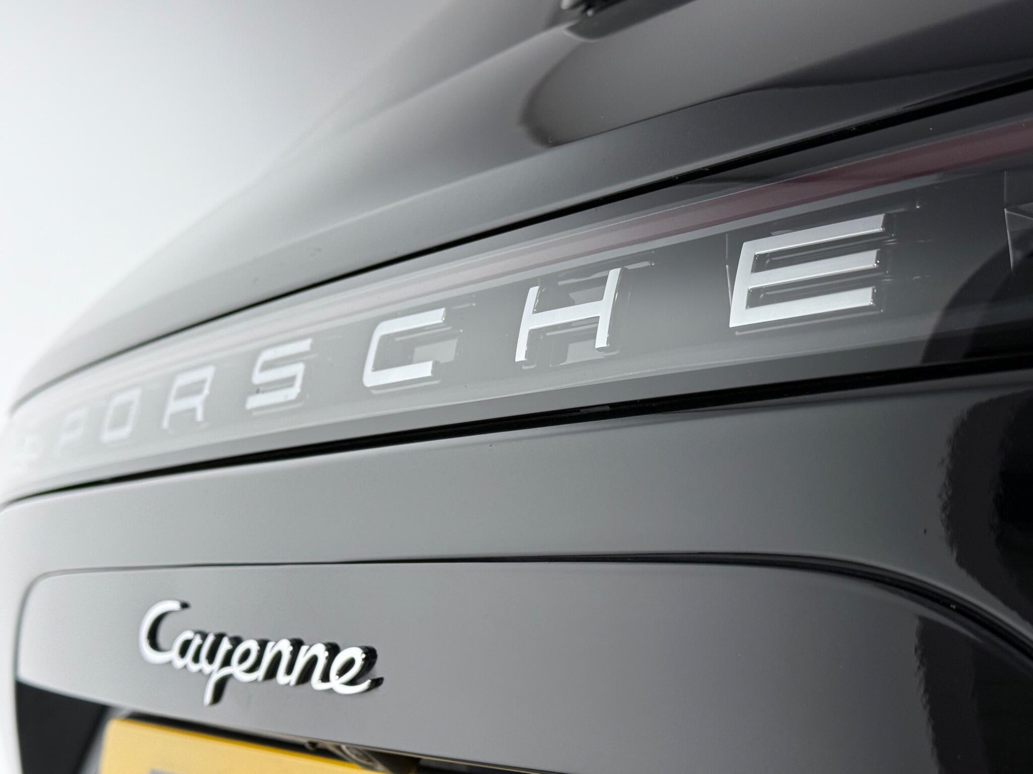Porsche Cayenne view 8