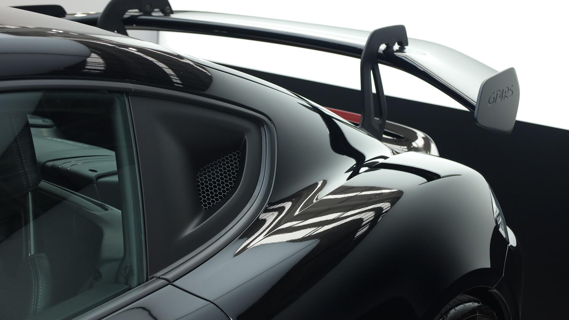 Porsche Cayman view 31