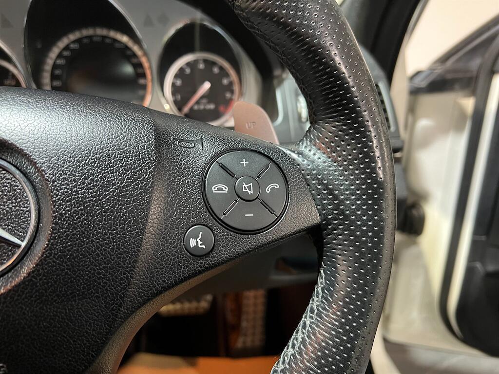 Mercedes-Benz C-Class view 34