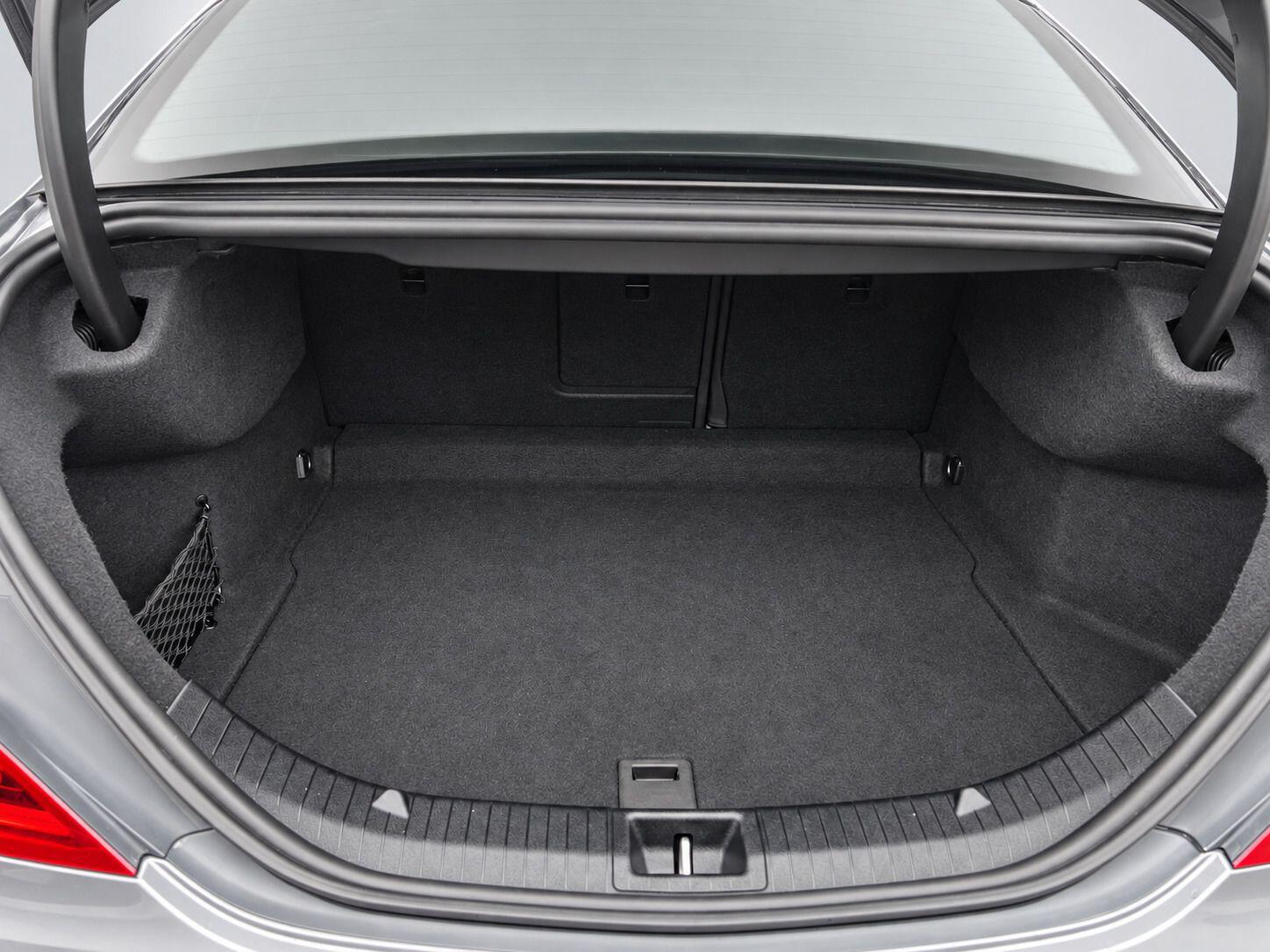 Mercedes-Benz Cla view 52