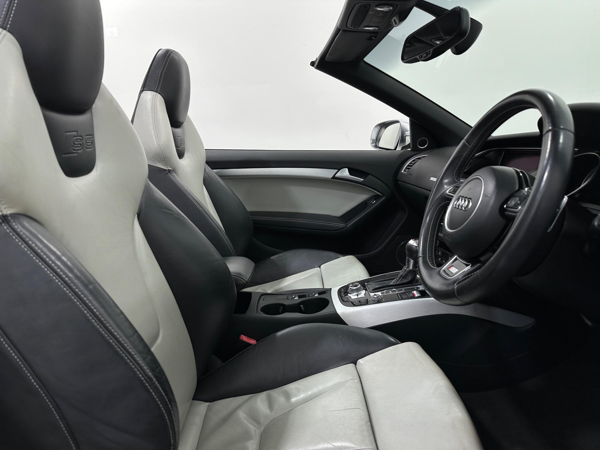 Audi S5 view 32