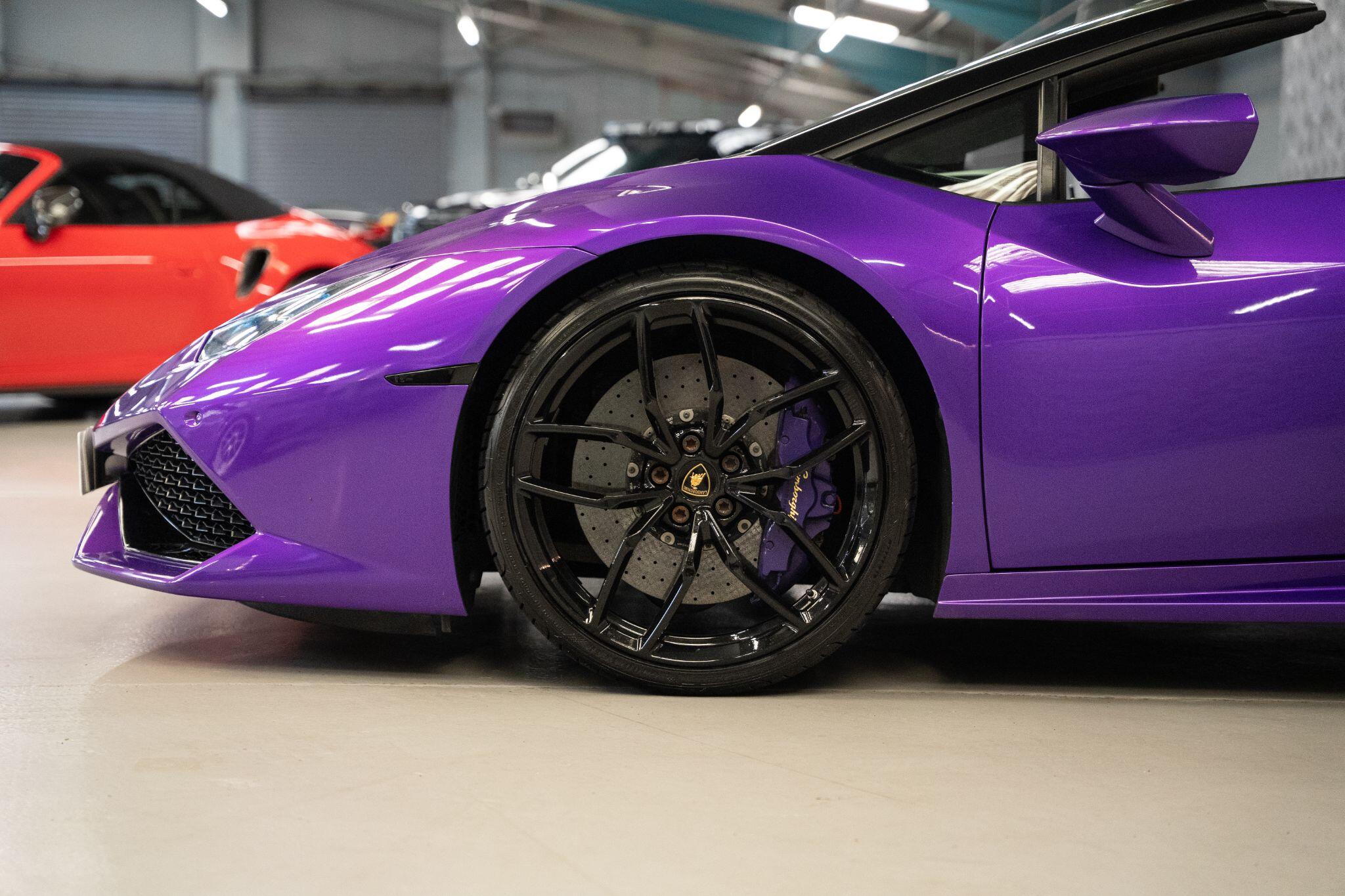 Lamborghini Huracan view 11
