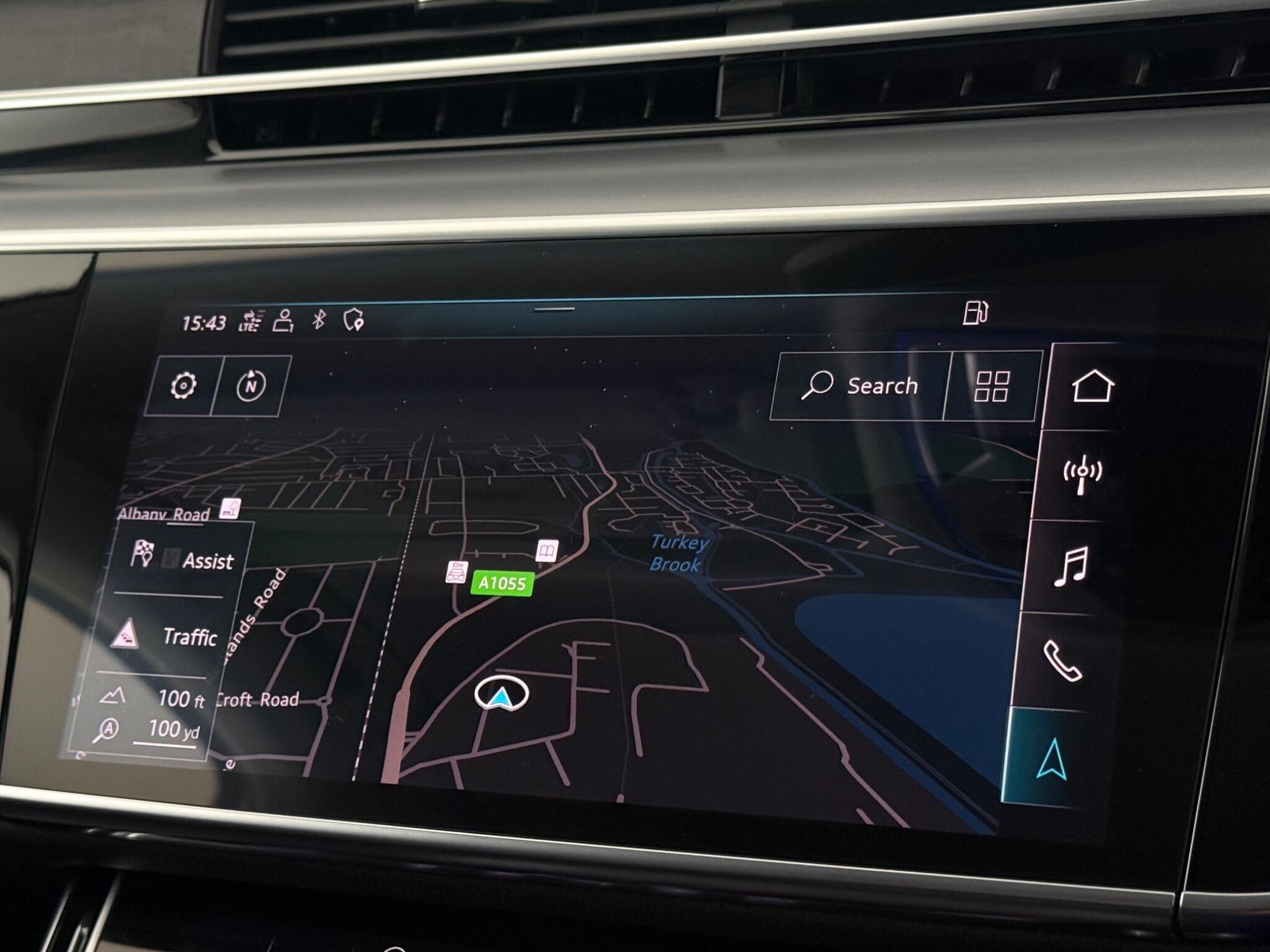Audi A8 view 29