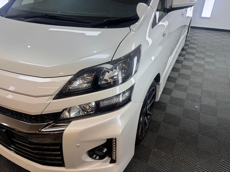 2013 Toyota Vellfire image 6