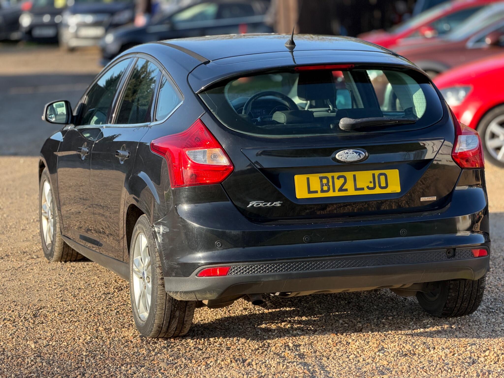 2012 Ford Focus 1.6 TDCi Zetec Euro 5 (s/s) 5dr image 9