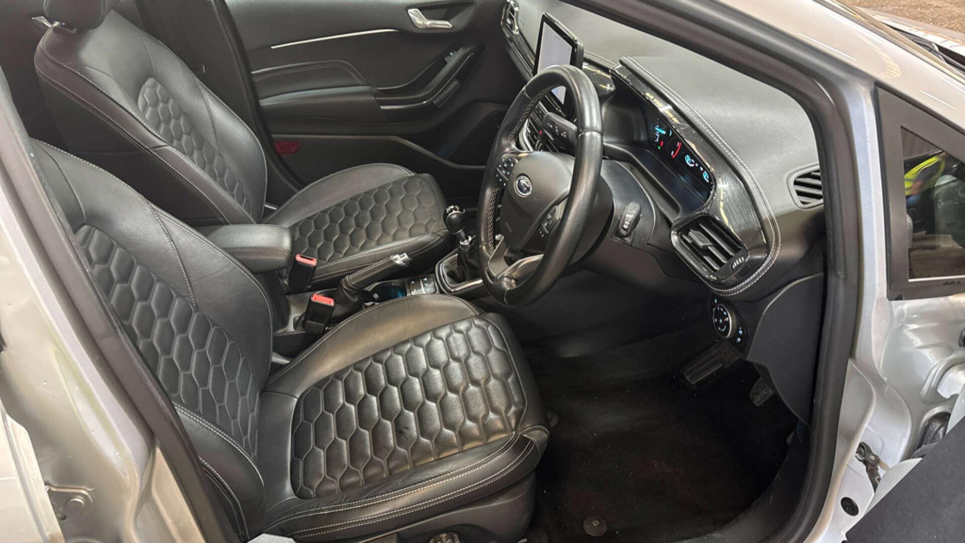 Ford Fiesta view 9