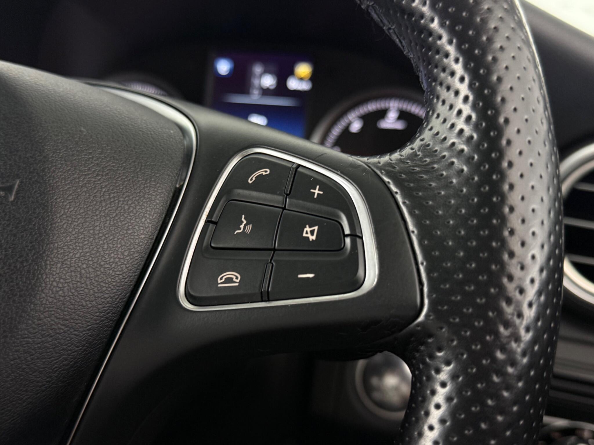 Mercedes-Benz GLC view 17
