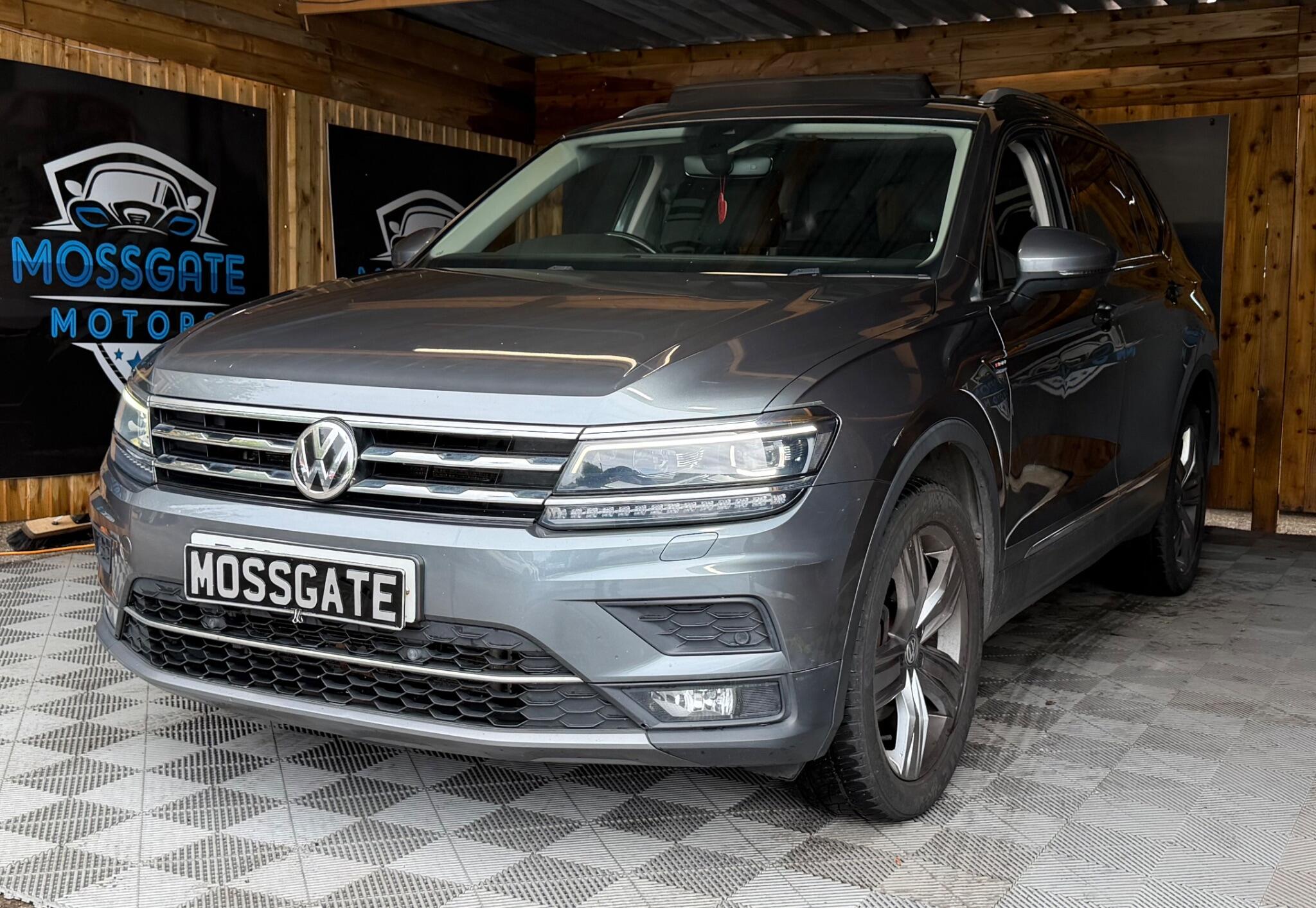 Volkswagen Tiguan Allspace view 8