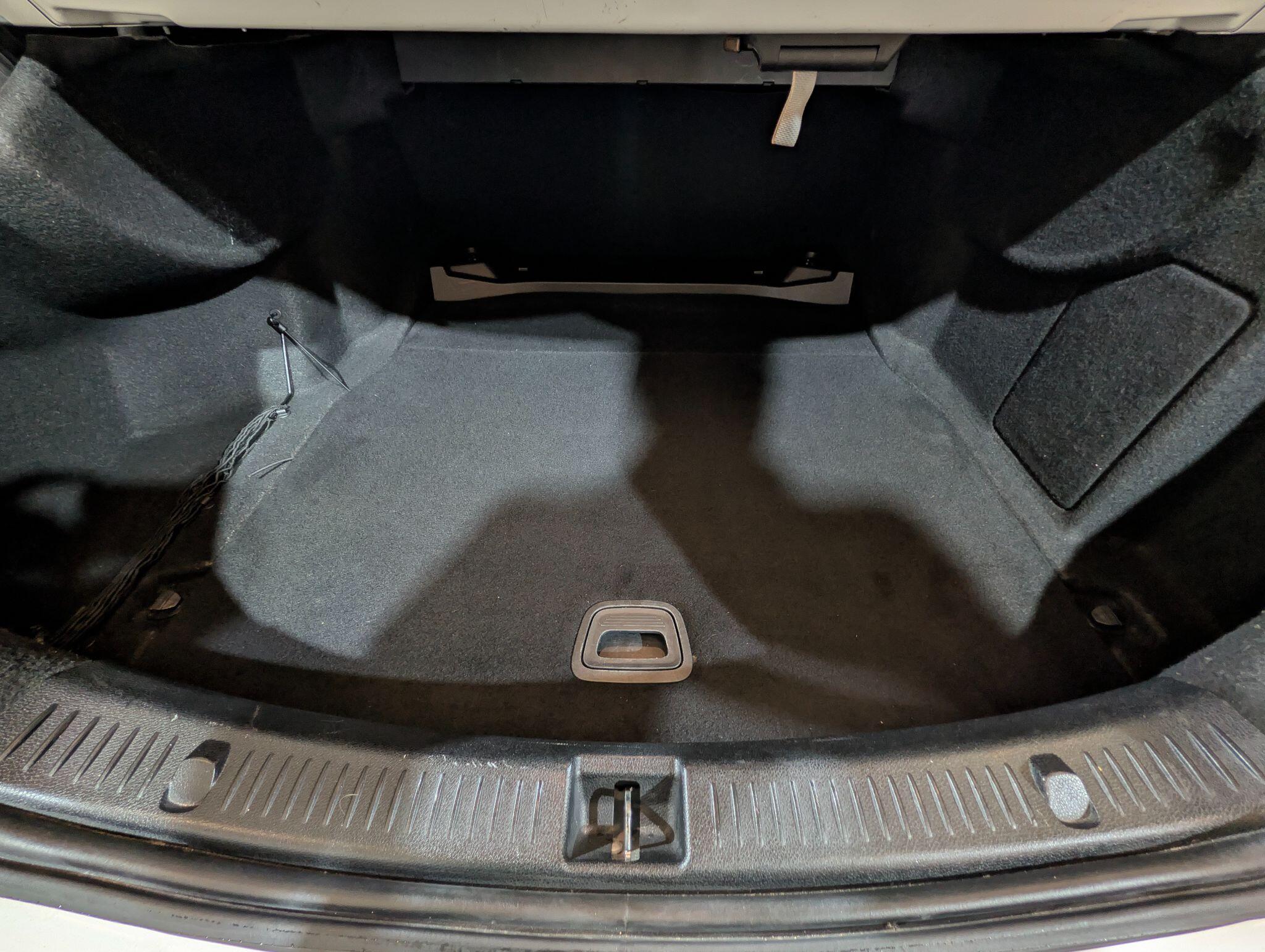 Mercedes-Benz E Class view 48
