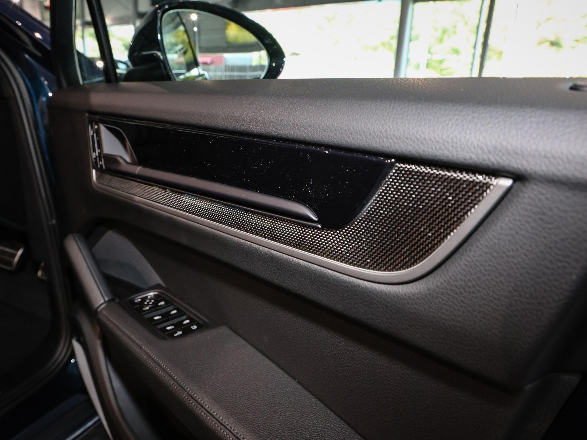 Porsche Cayenne view 47