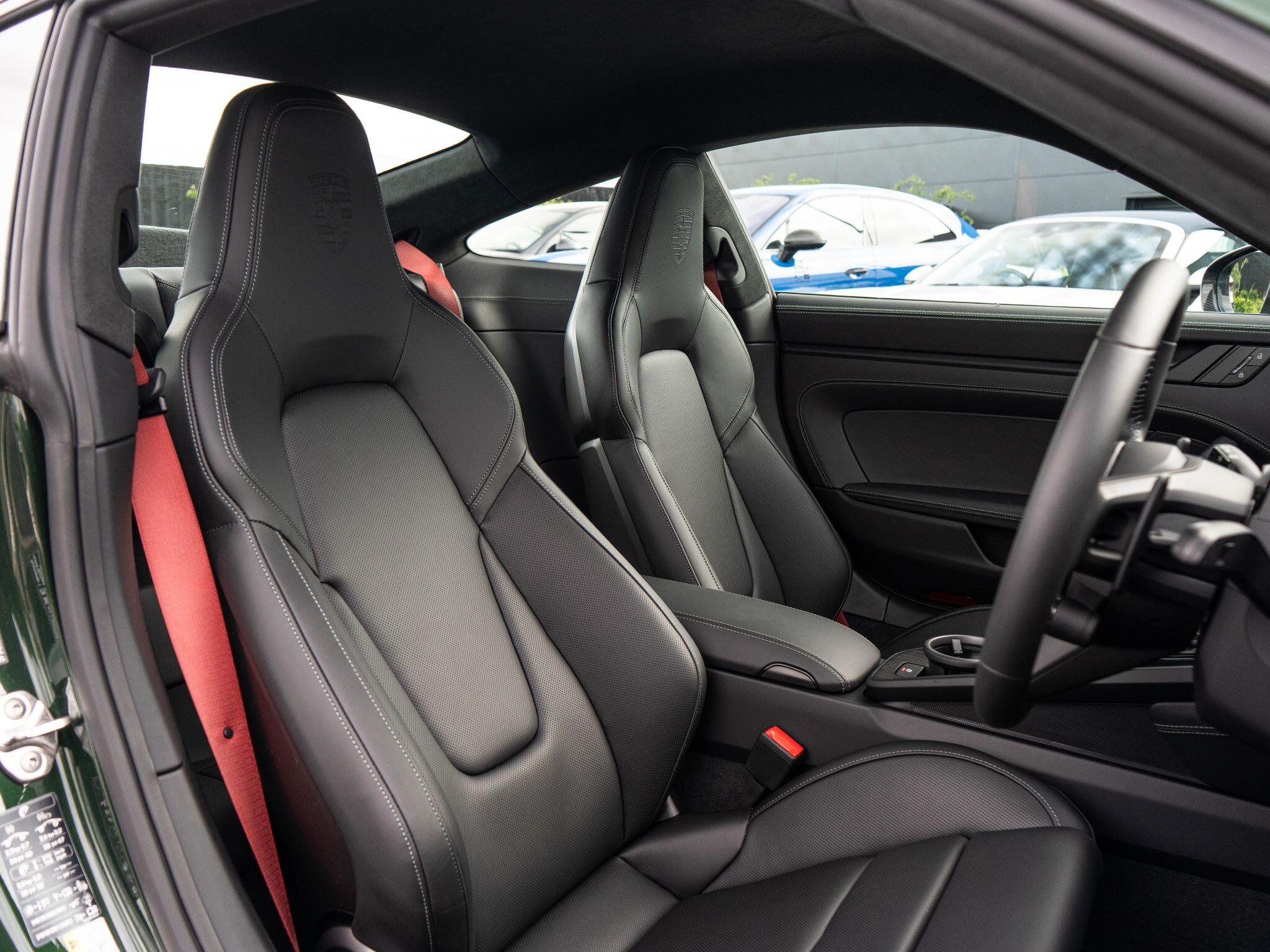 Porsche 911 view 24