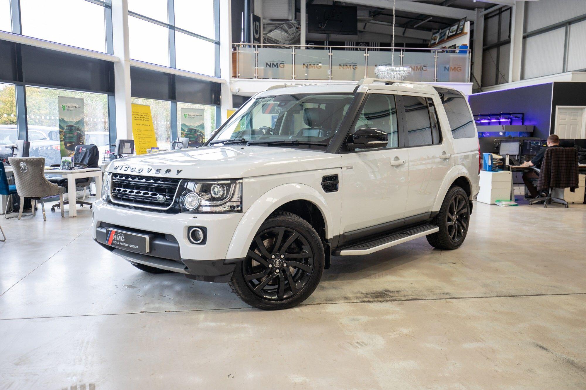 2016 Land Rover Discovery in White for sale