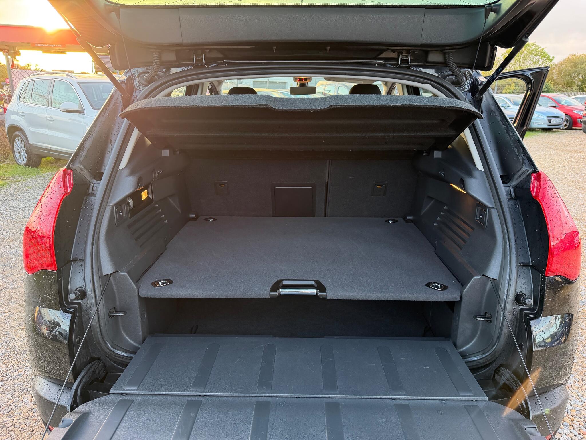 Peugeot 3008 view 13