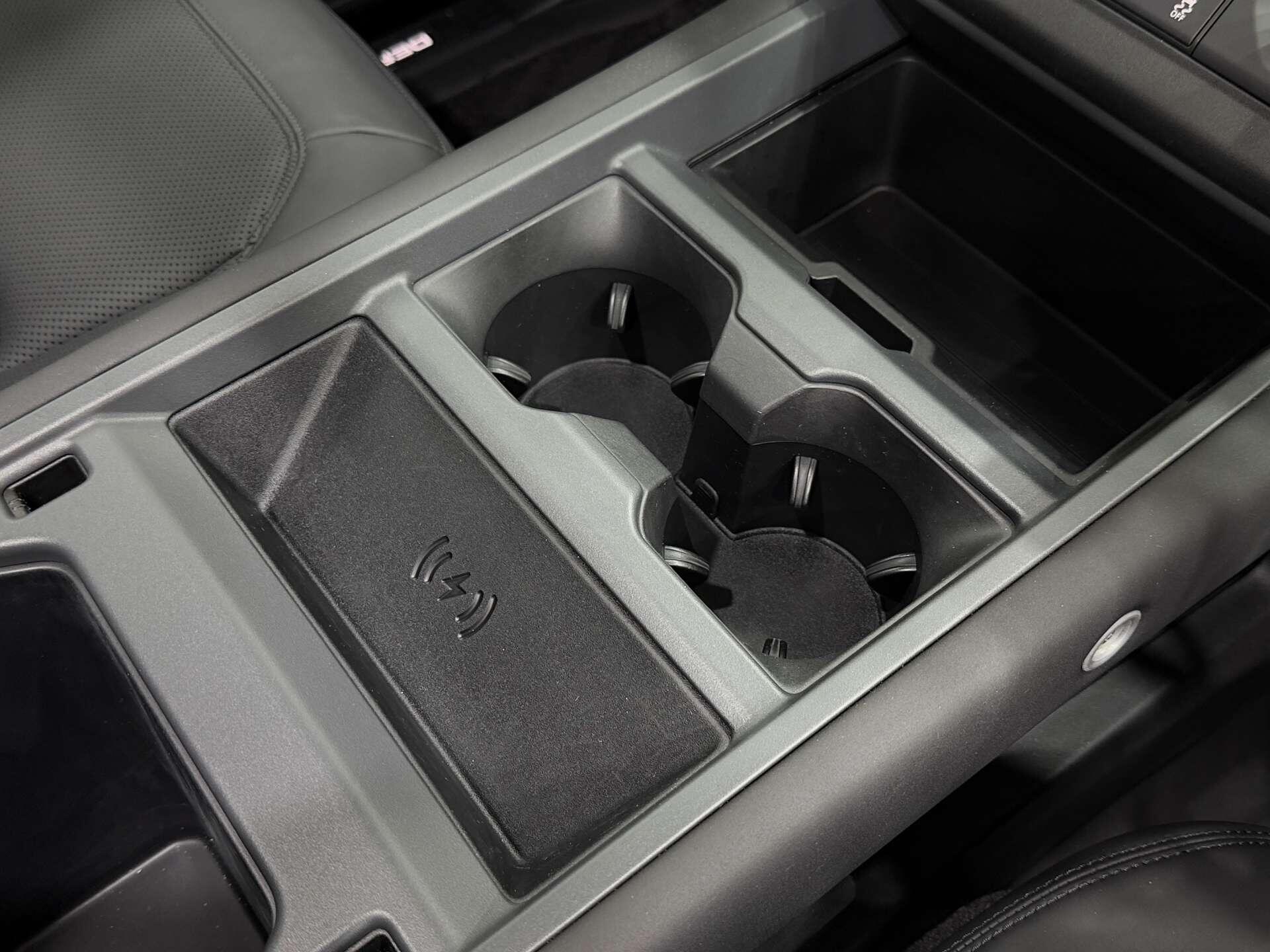 Land Rover Defender view 44