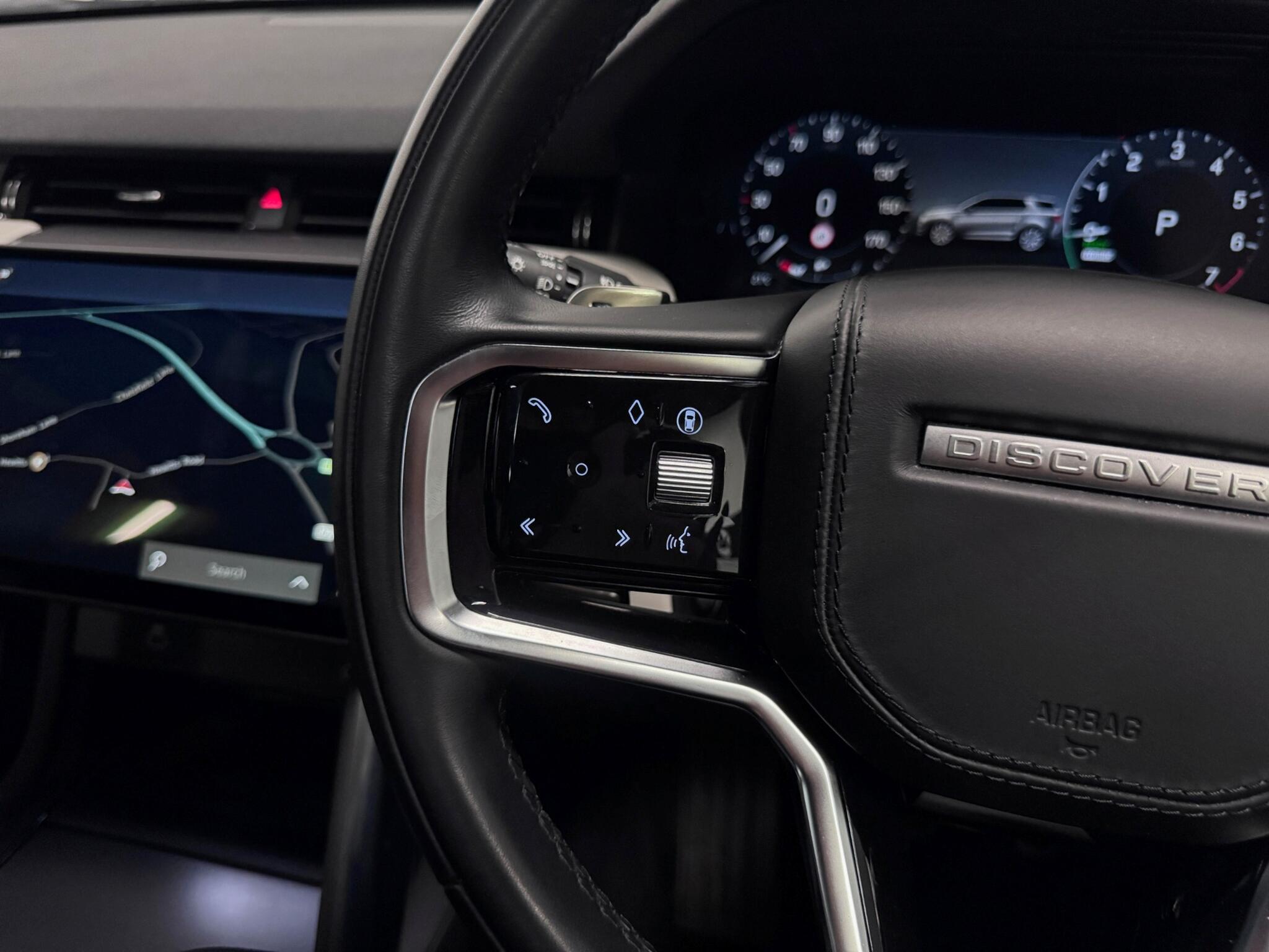 Land Rover Discovery Sport view 12