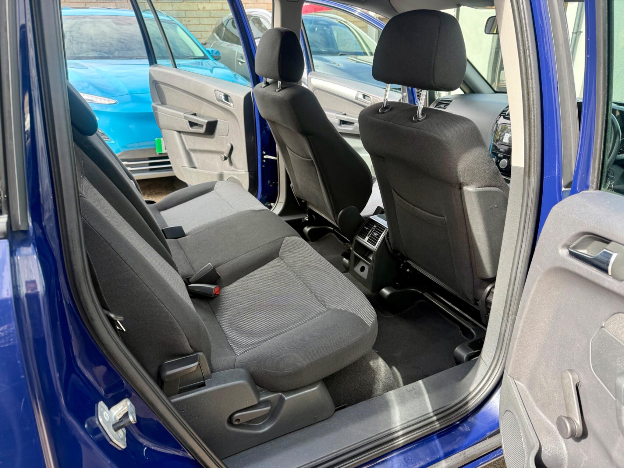 Vauxhall Zafira view 15