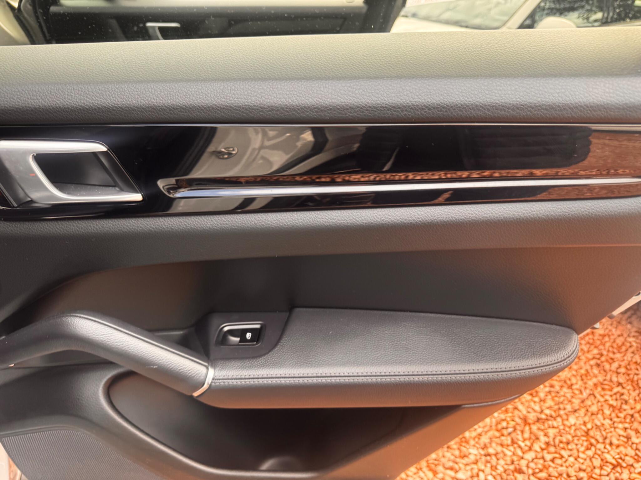 Porsche Cayenne view 74