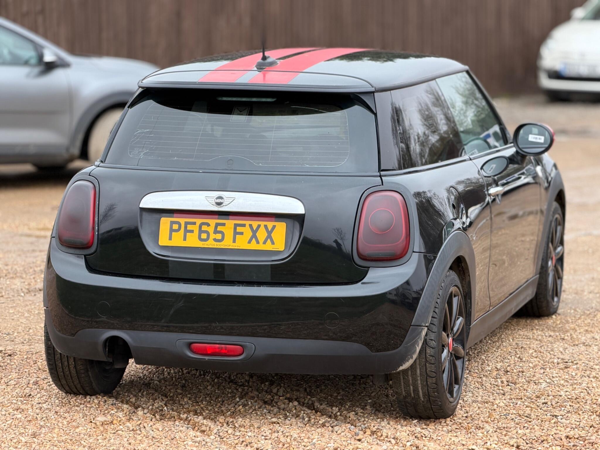 2015 MINI Hatch 1.5 Cooper D Euro 6 (s/s) 3dr image 8