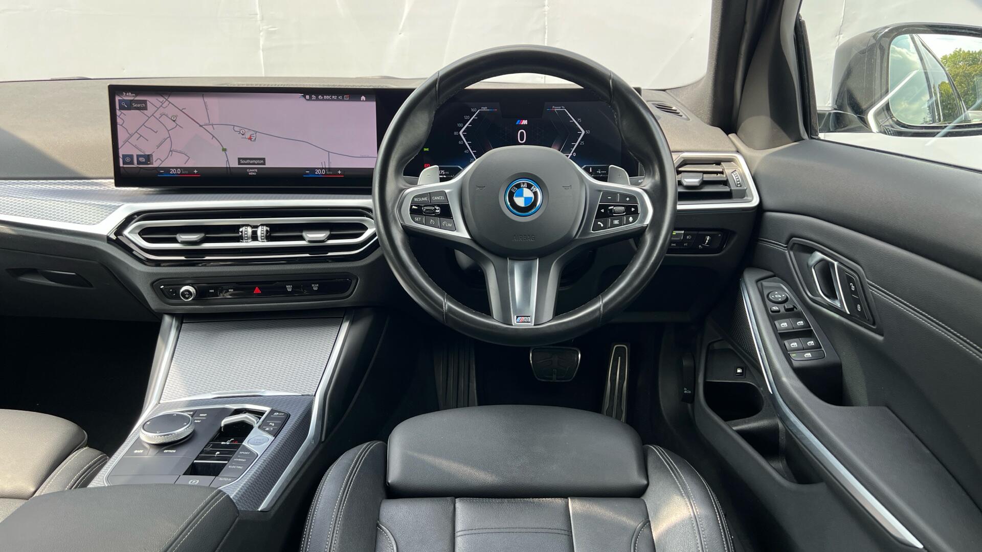 BMW 3 Series view 5
