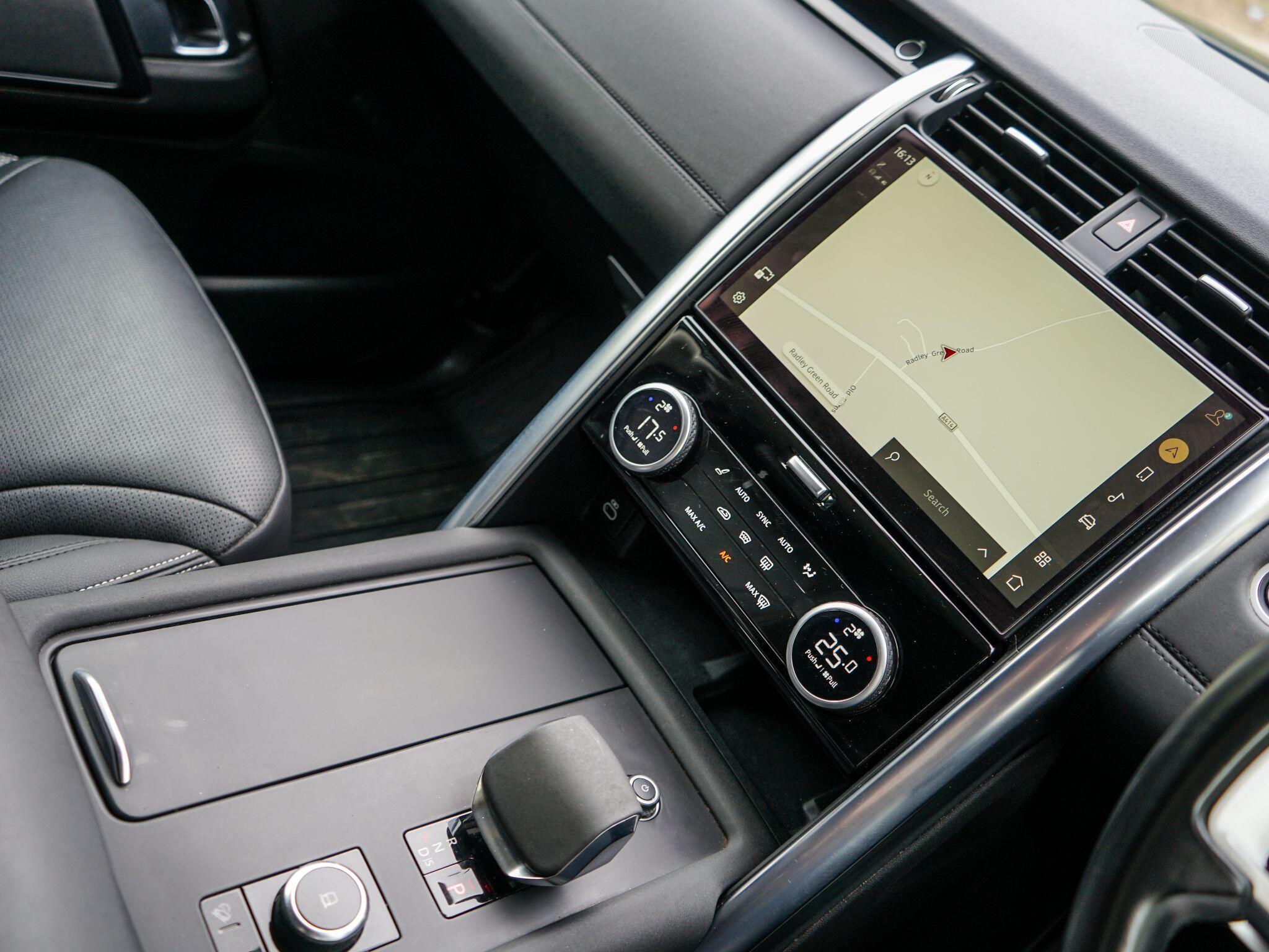 Land Rover Discovery 3 view 6