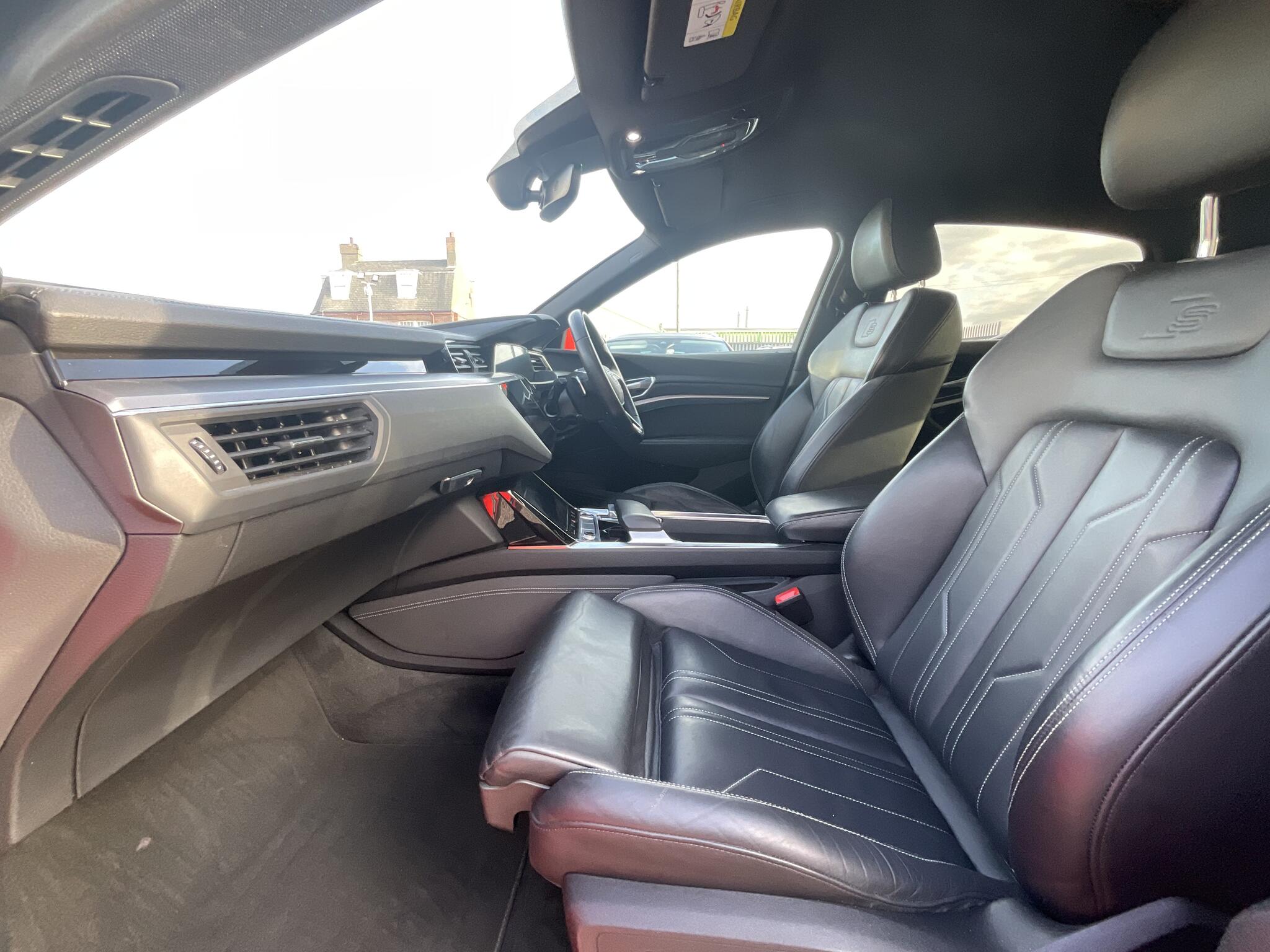 Audi E-Tron view 19