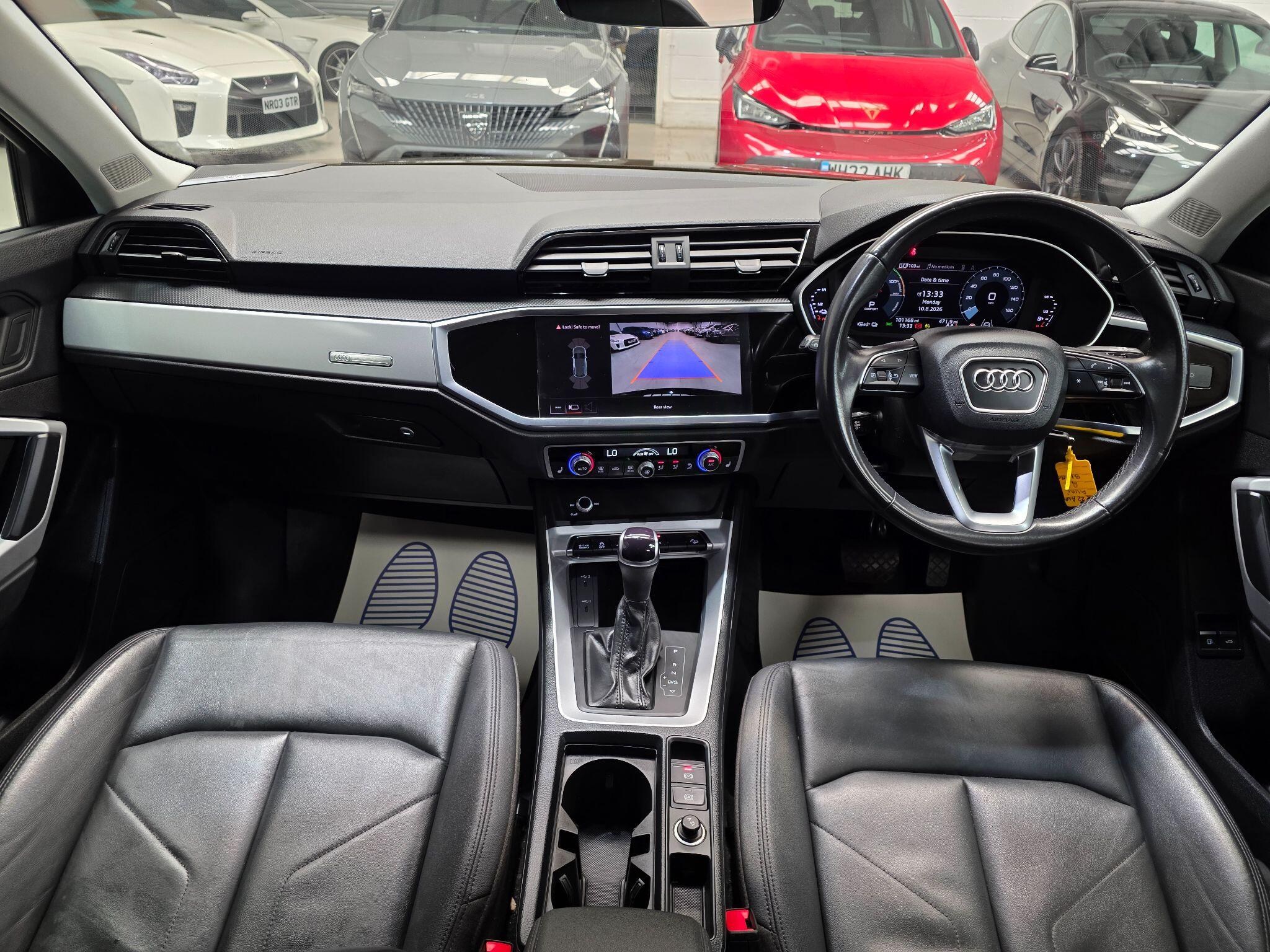 Audi Q3 view 5