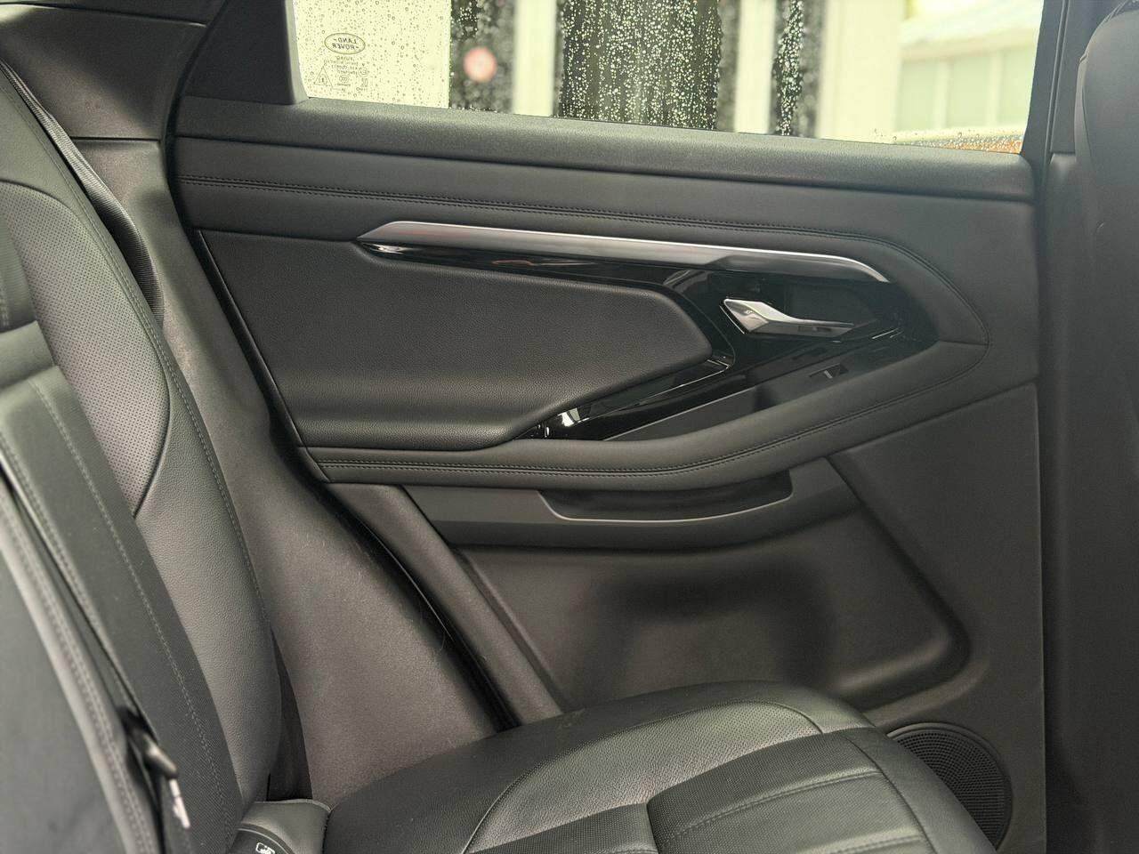 Land Rover Range Rover Evoque view 17