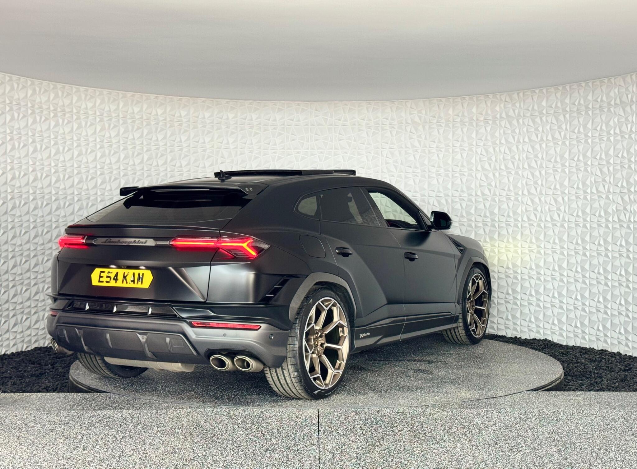 Lamborghini Urus view 10