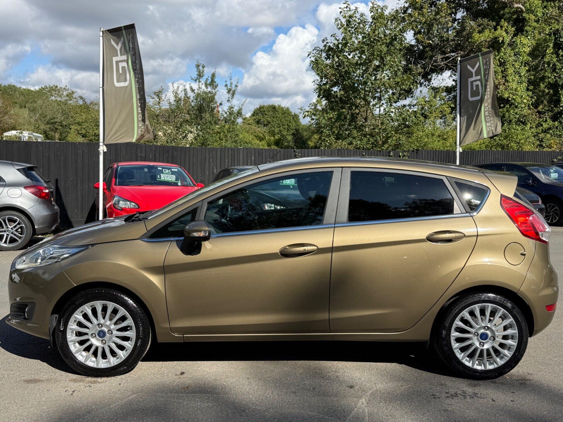 Ford Fiesta view 9