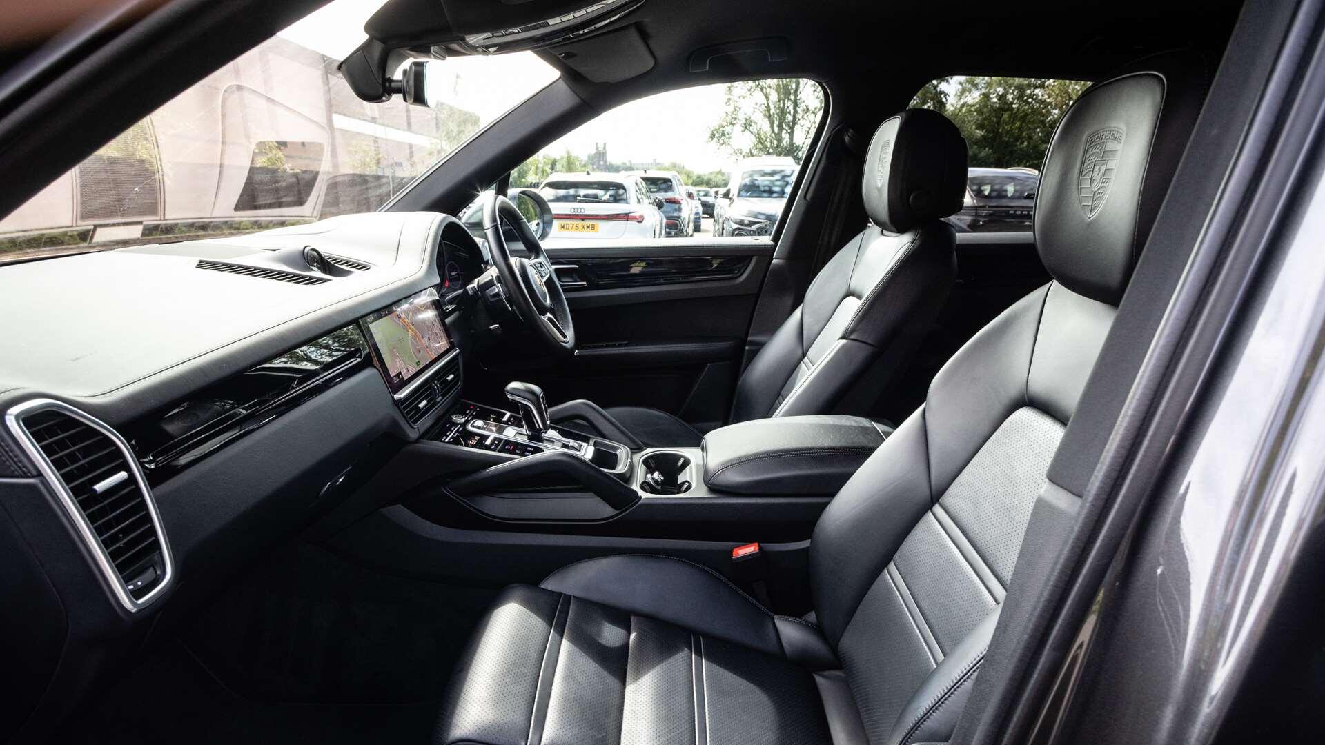 Porsche Cayenne view 14