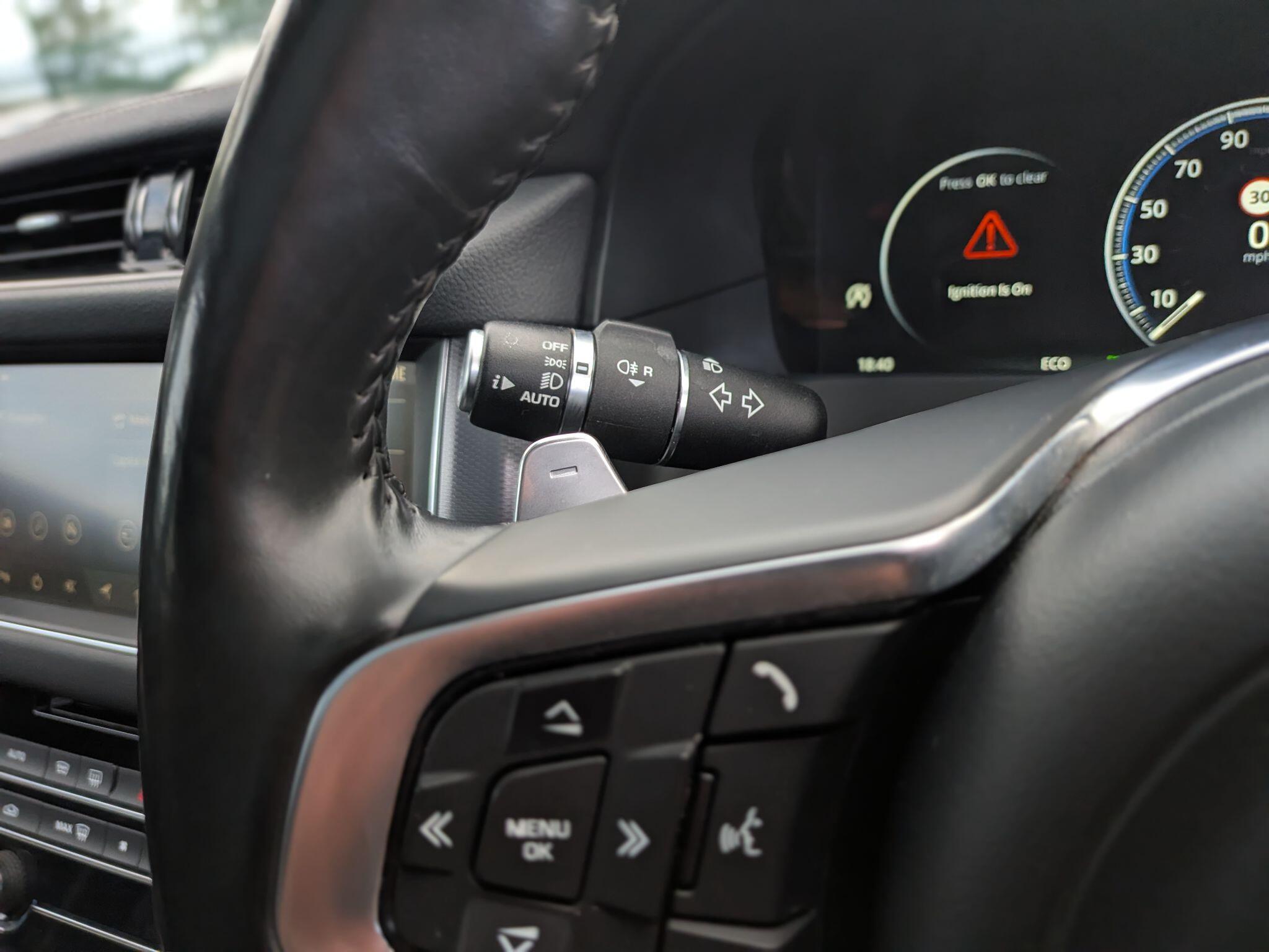 Jaguar XF view 28