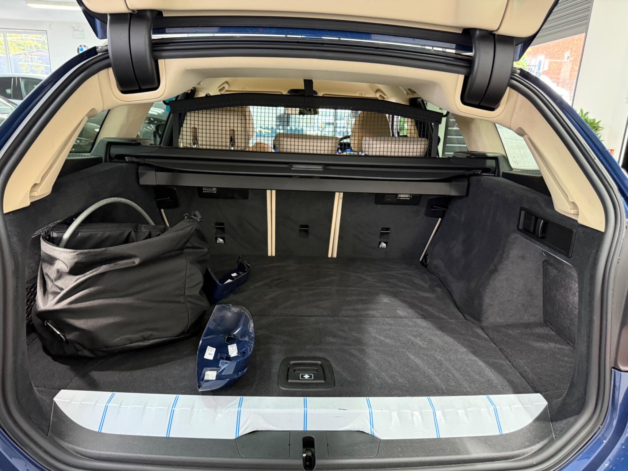 BMW 3 Series view 33