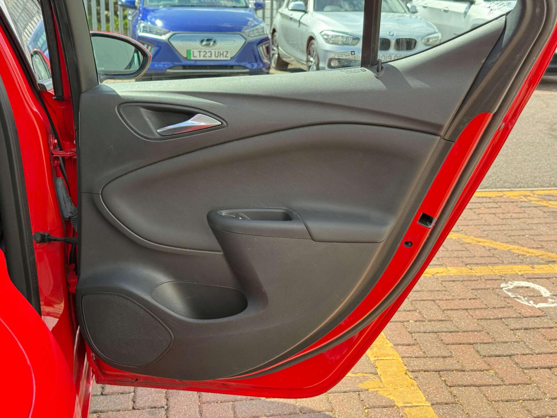 Vauxhall Astra view 40
