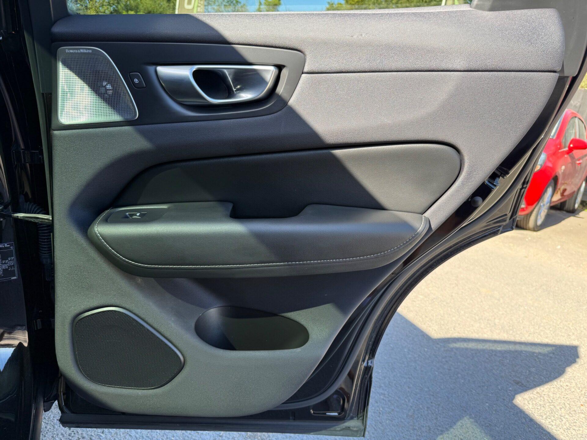 Volvo XC60 view 34