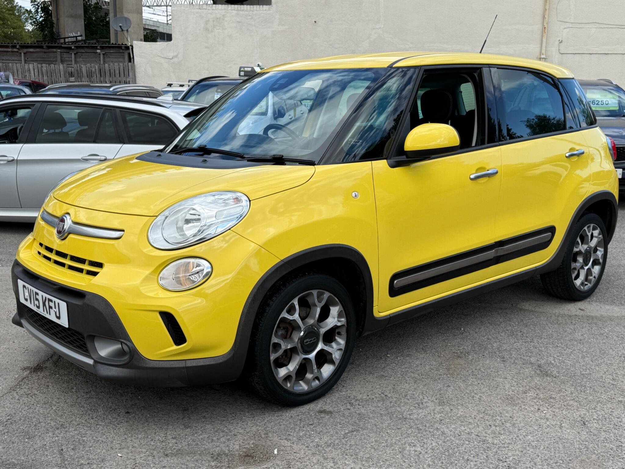 Fiat 500L - Image 8