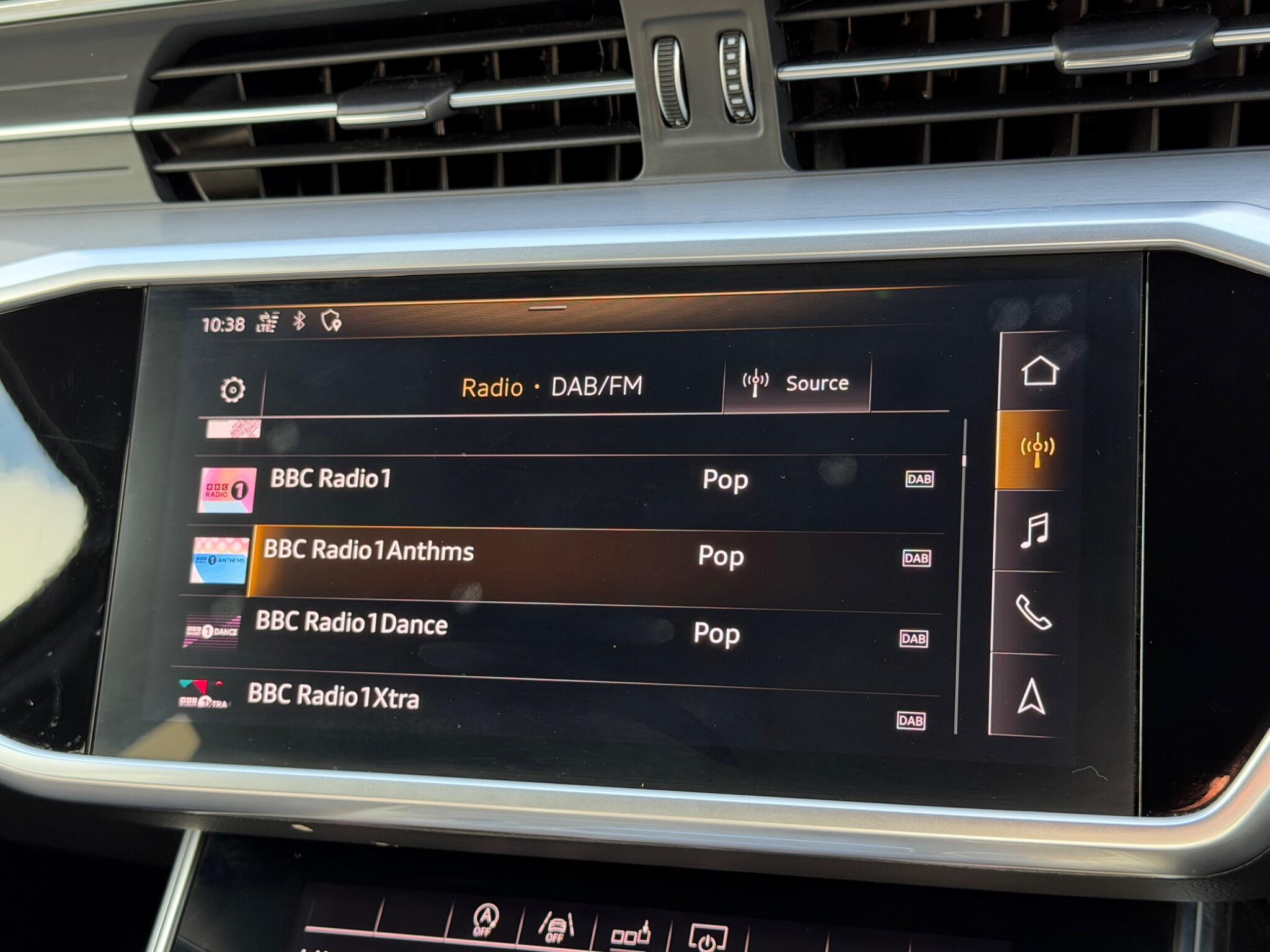 Audi A6 view 34