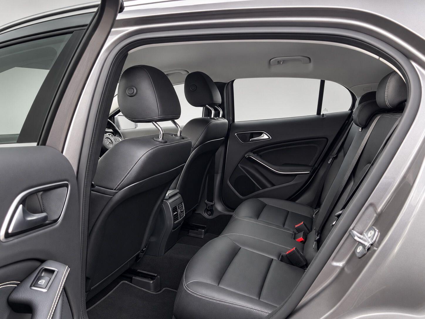Mercedes-Benz Gla view 33