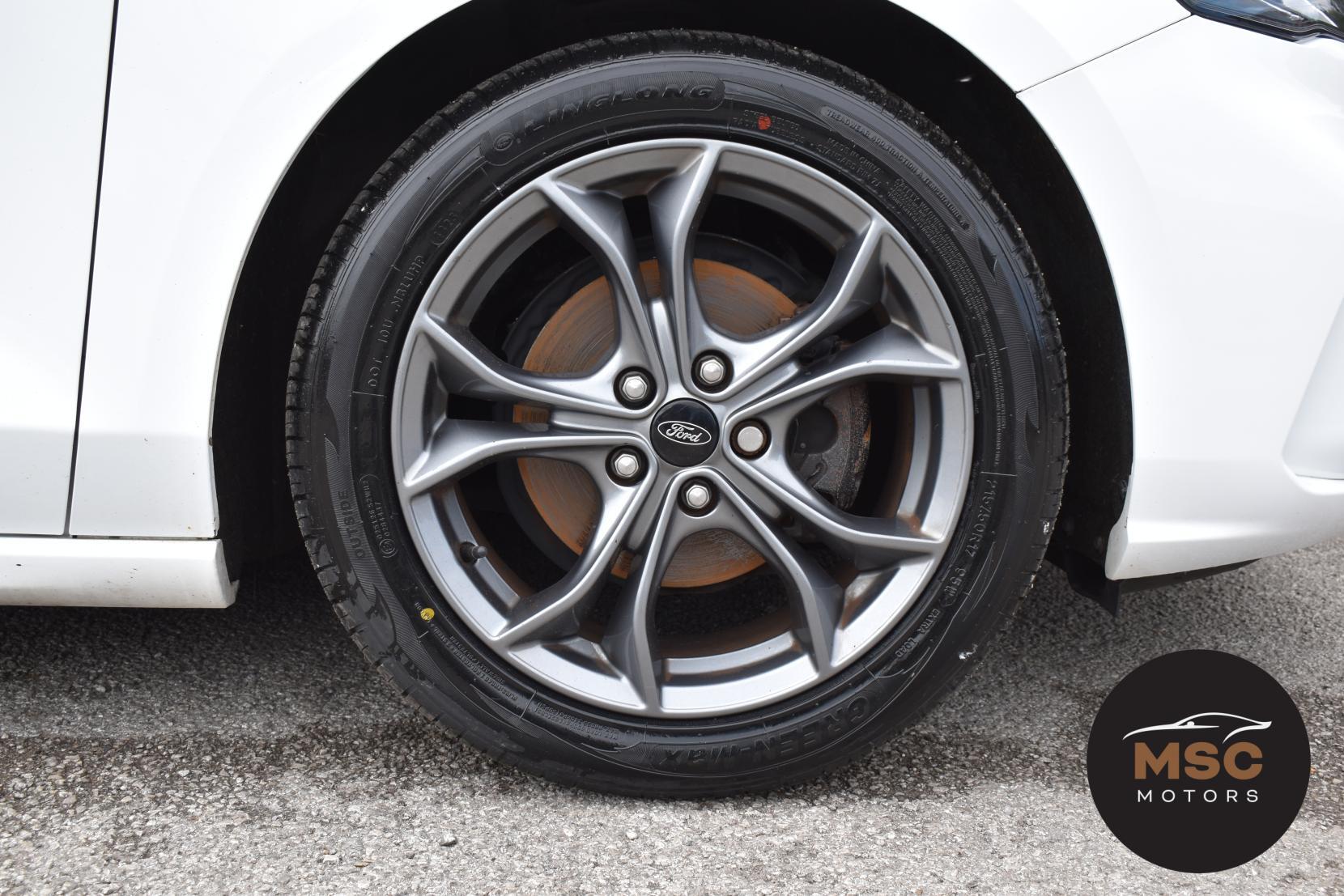 Ford Focus view 25