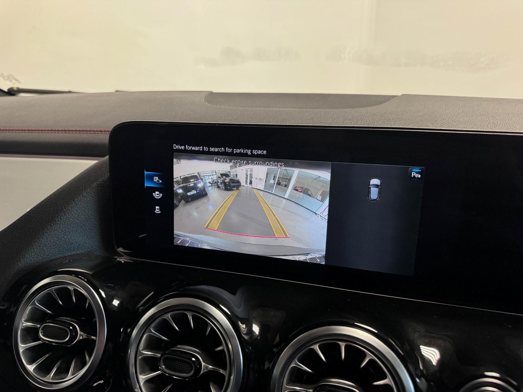Mercedes-Benz Eqa view 8