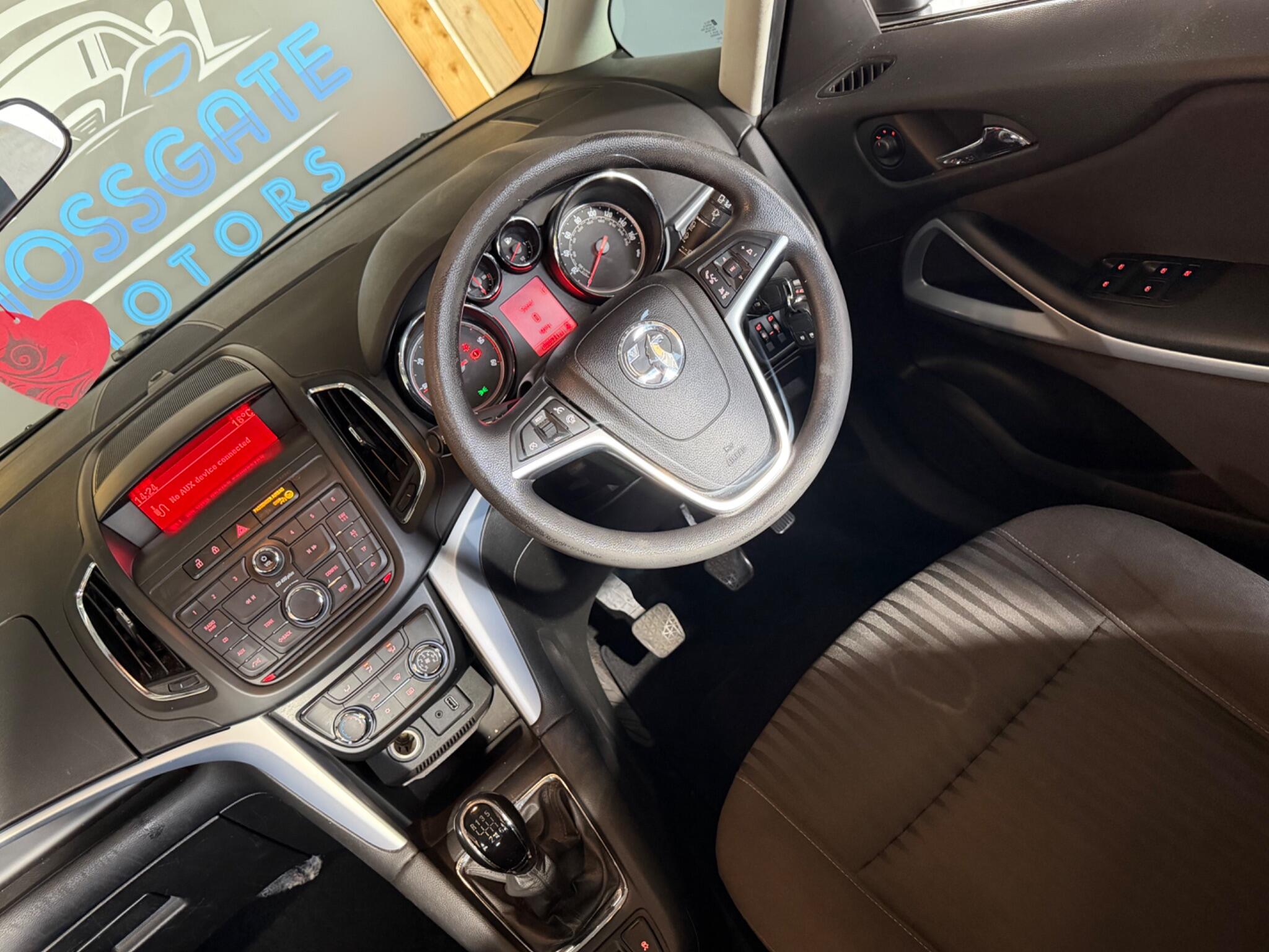 Vauxhall Zafira Tourer view 23