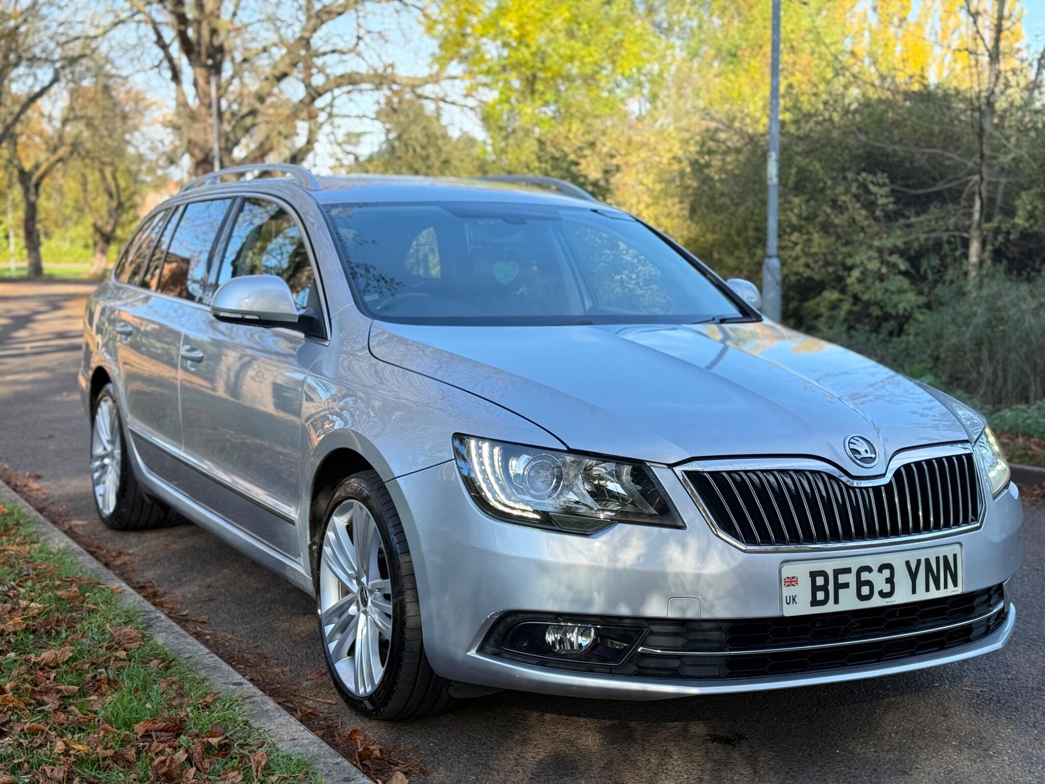 2013 Skoda Superb 2.0 TDI Elegance Euro 5 (s/s) 5dr • 155,000 miles image 9