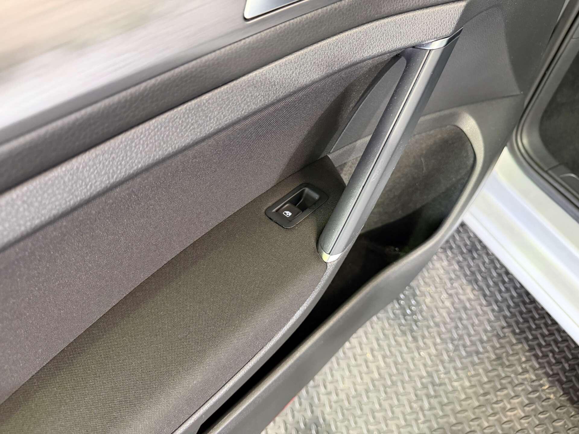 Volkswagen Golf view 57
