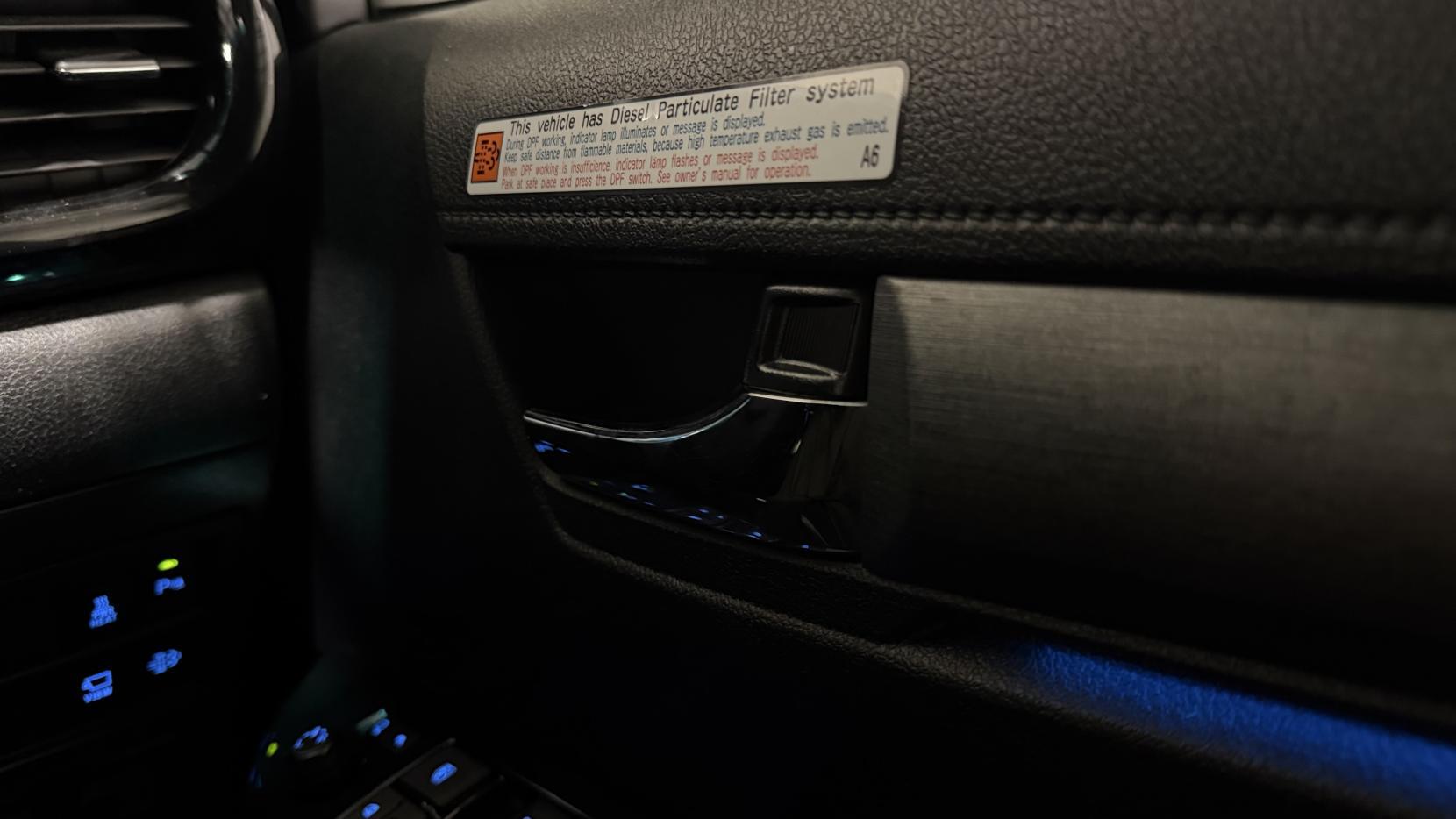 Toyota Hilux view 28