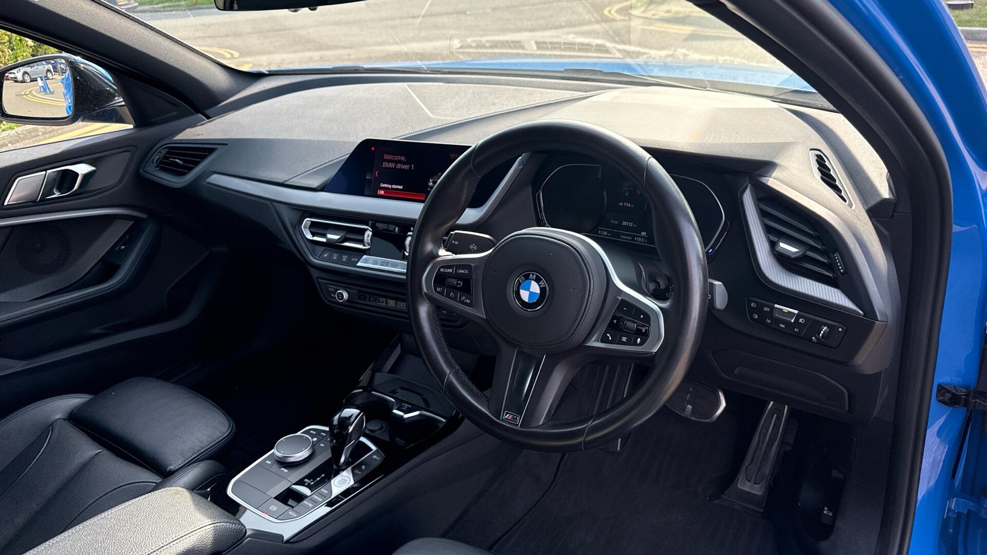 BMW 1 Series view 6